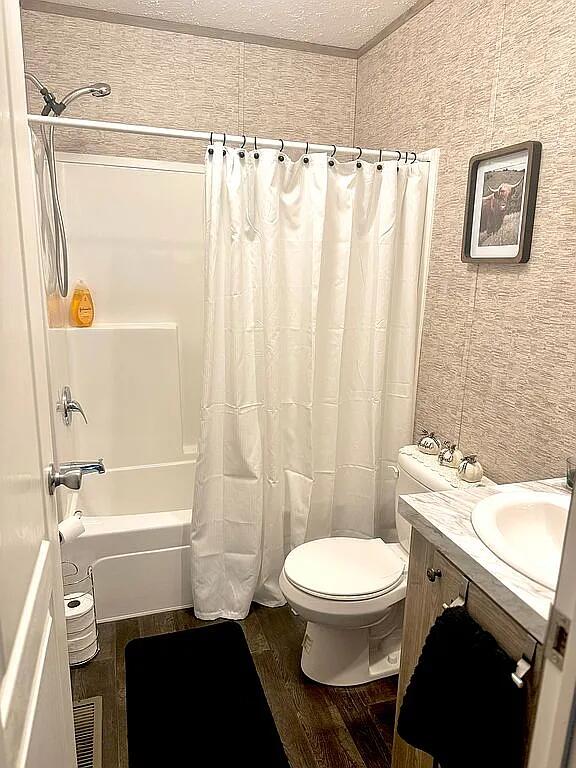 171 Buddy Singleton Road, Gruetli Laager