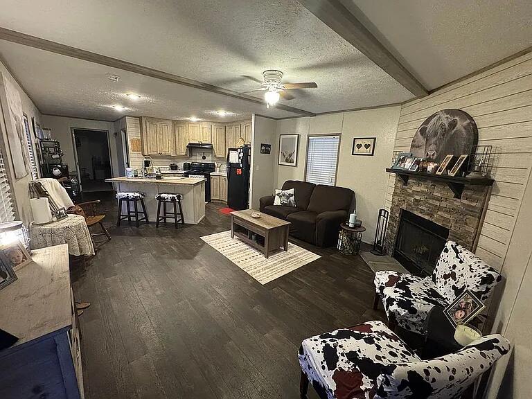 171 Buddy Singleton Road, Gruetli Laager