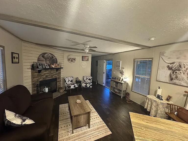 171 Buddy Singleton Road, Gruetli Laager