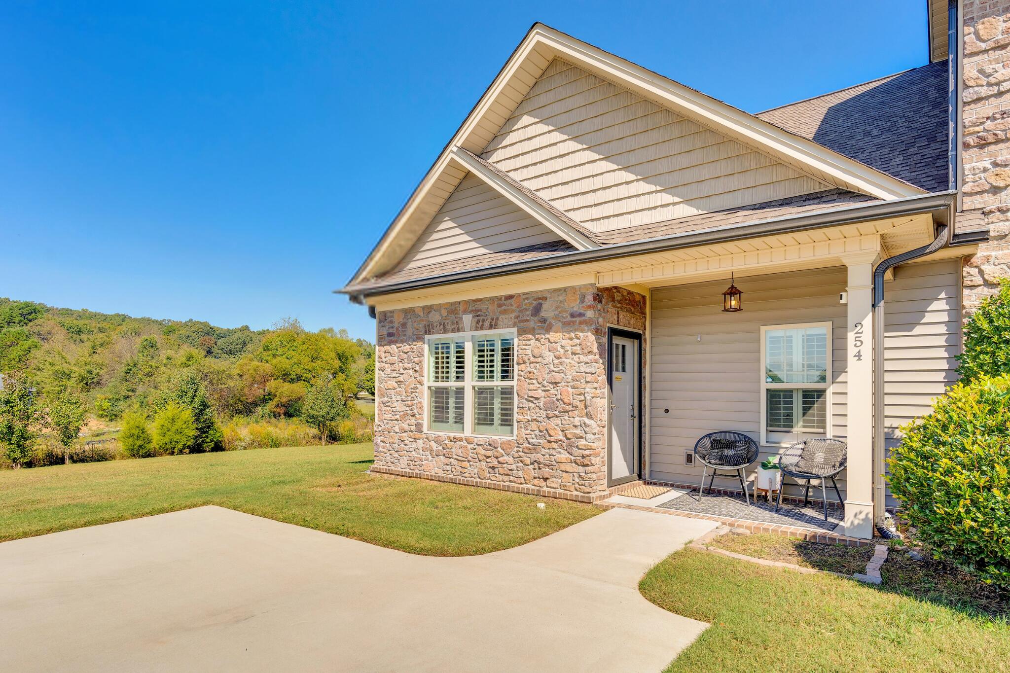 254 Bellingham Drive, Cleveland