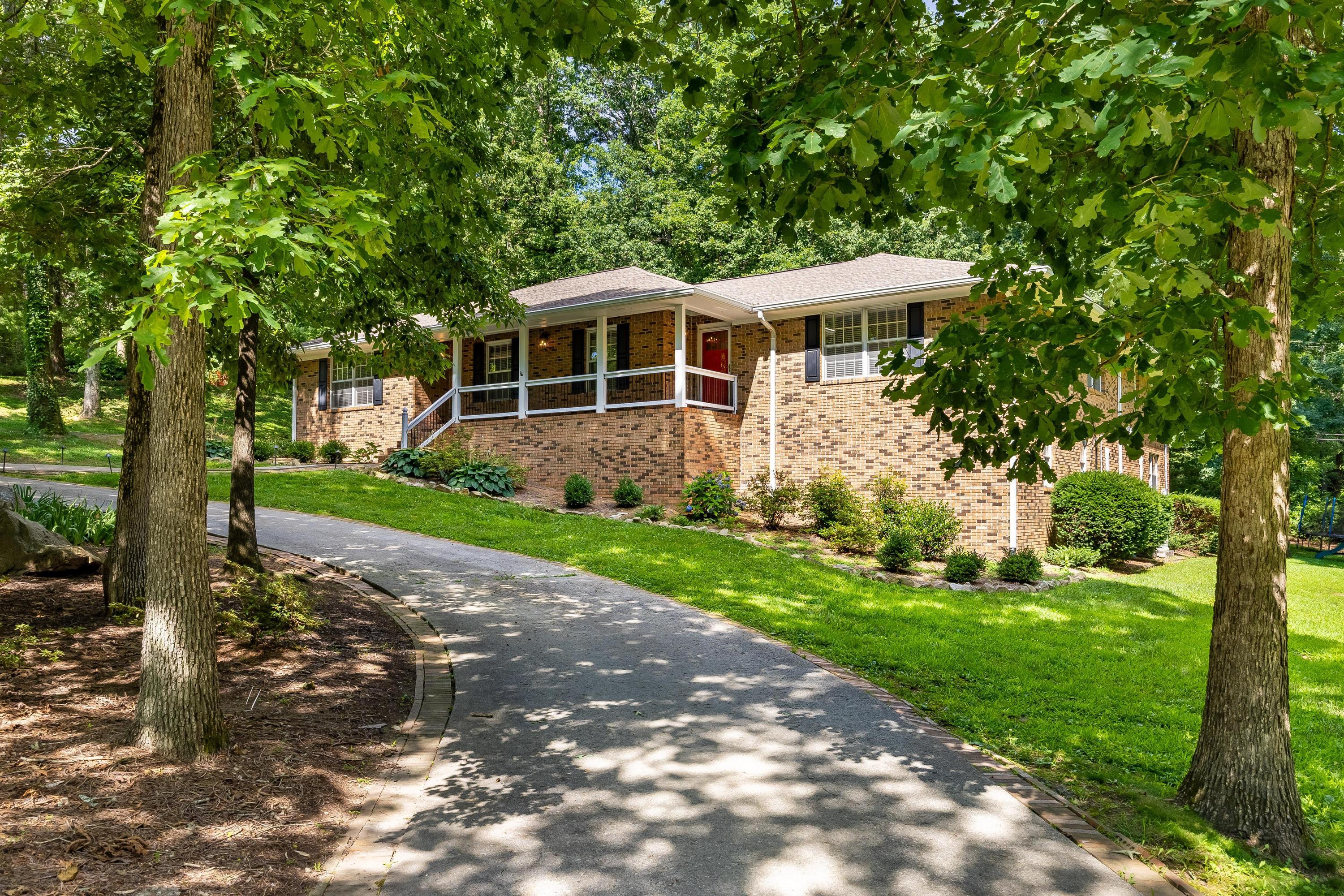 14 Carriage Hill, Signal Mountain