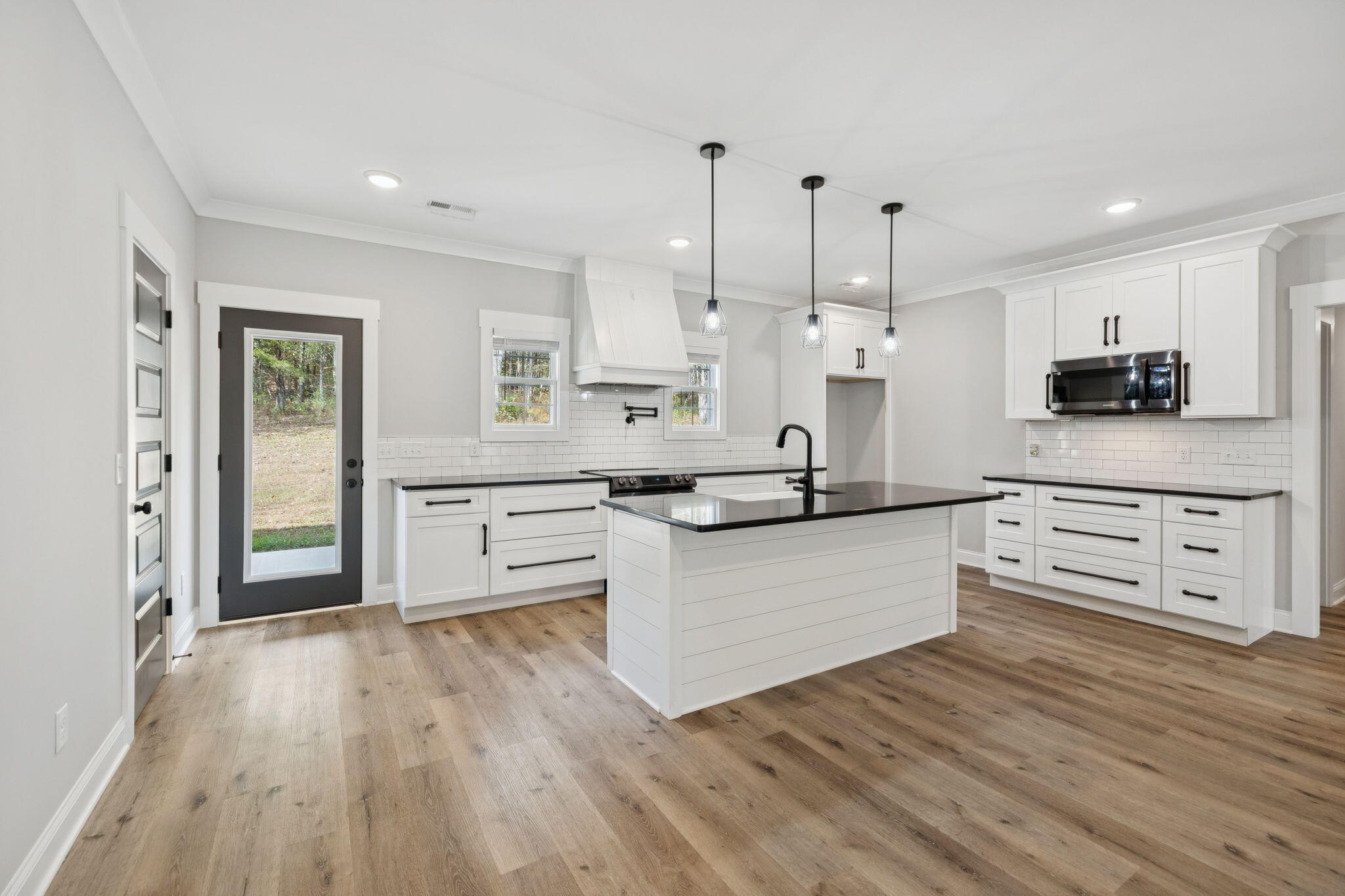 8016 Mcdonald Cemetery Road