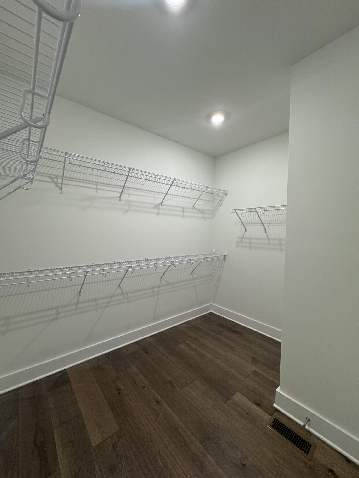 5205 NW Baylor Street