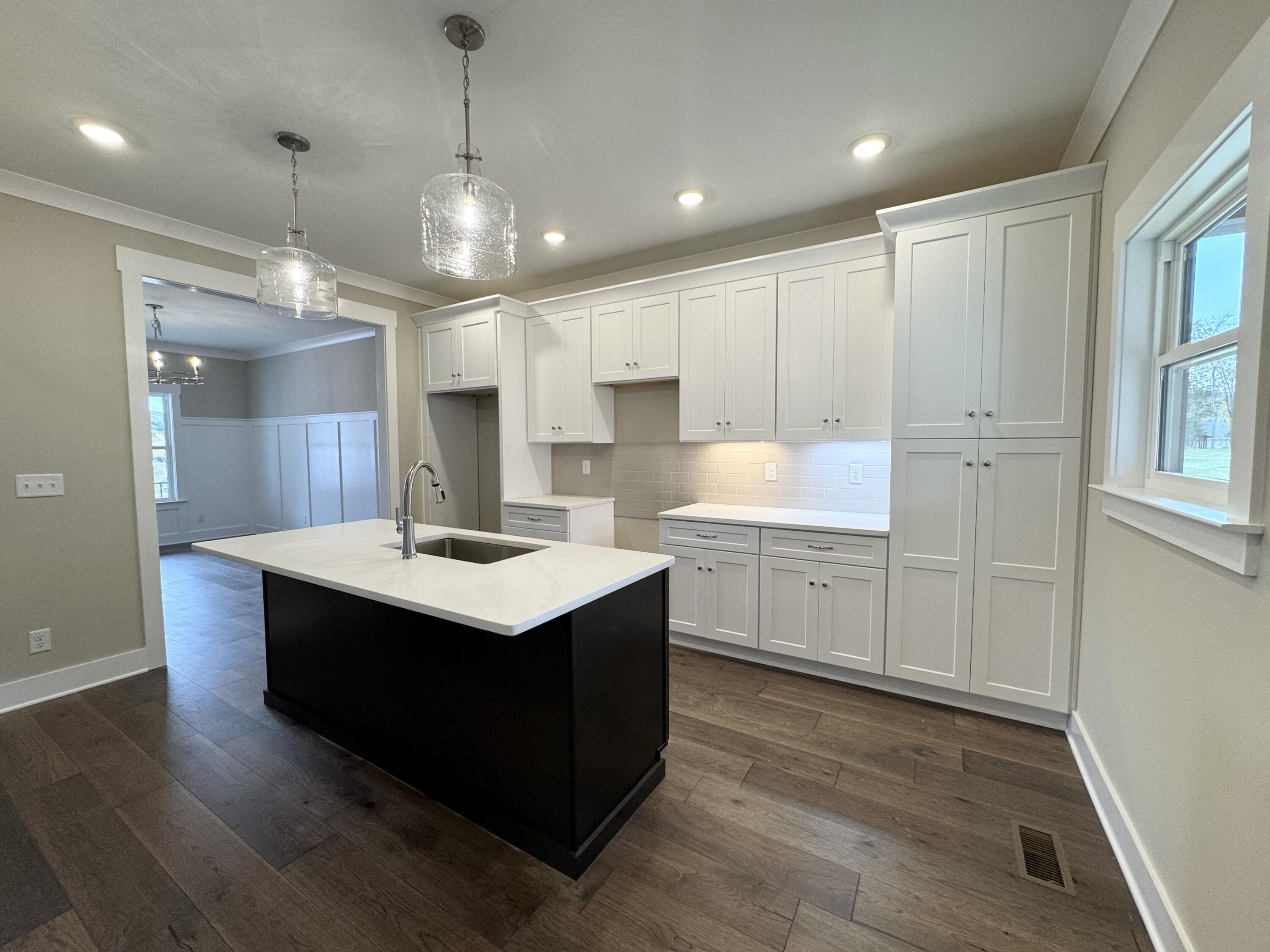 5205 NW Baylor Street