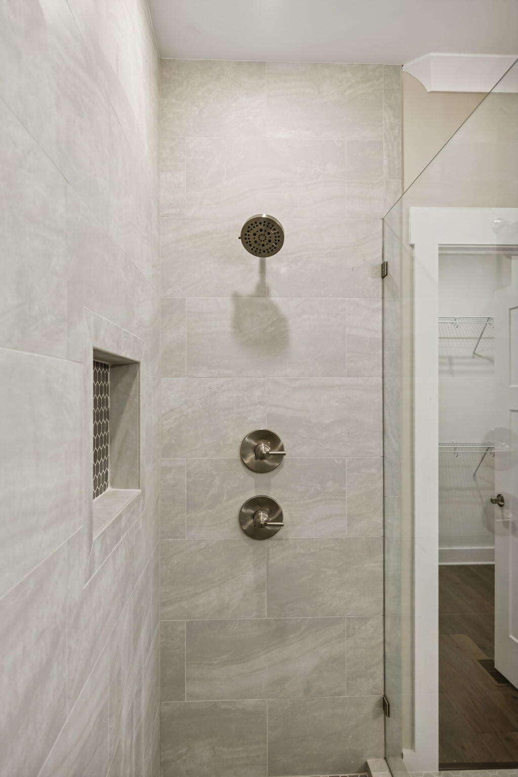 5205 NW Baylor Street