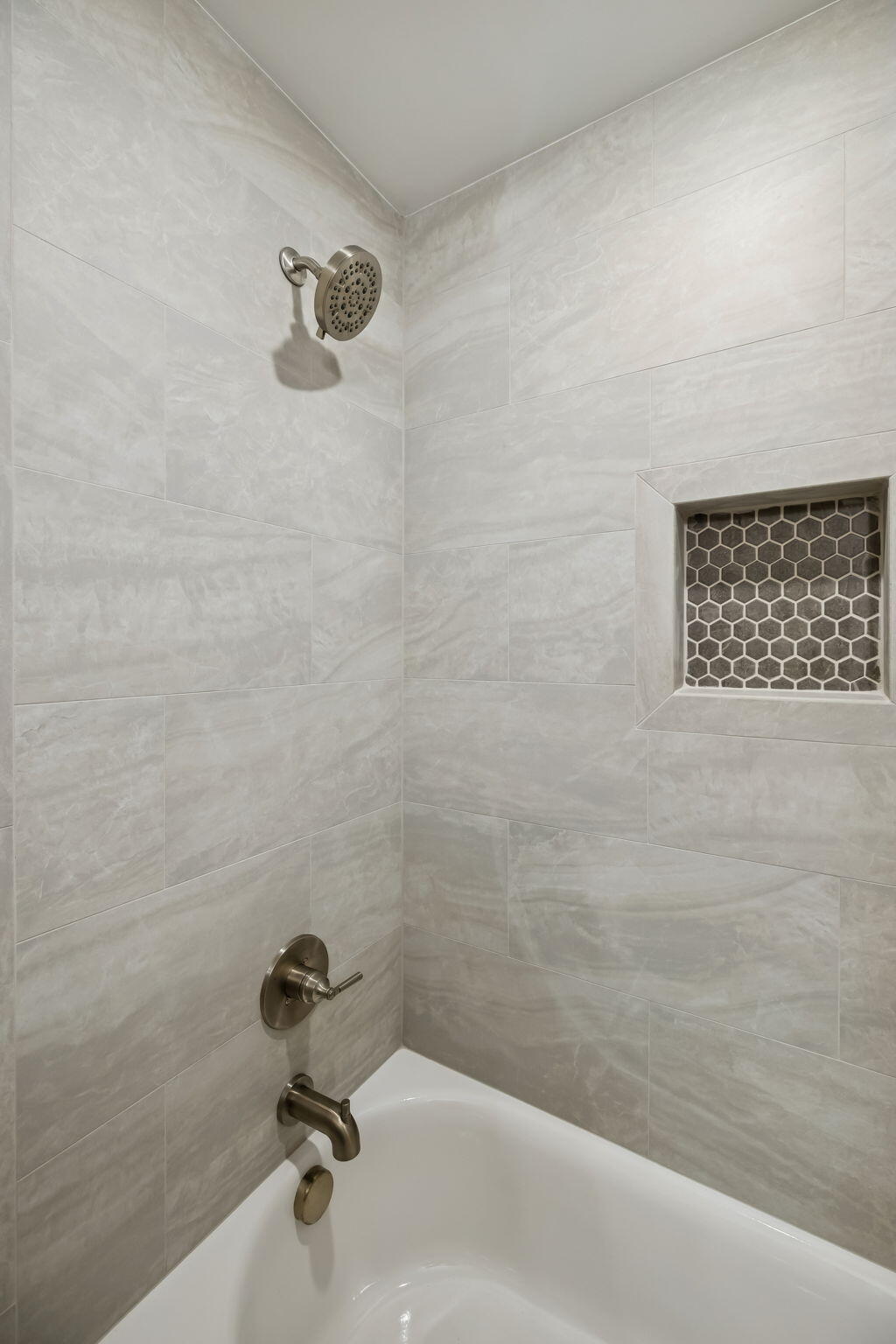 5205 NW Baylor Street