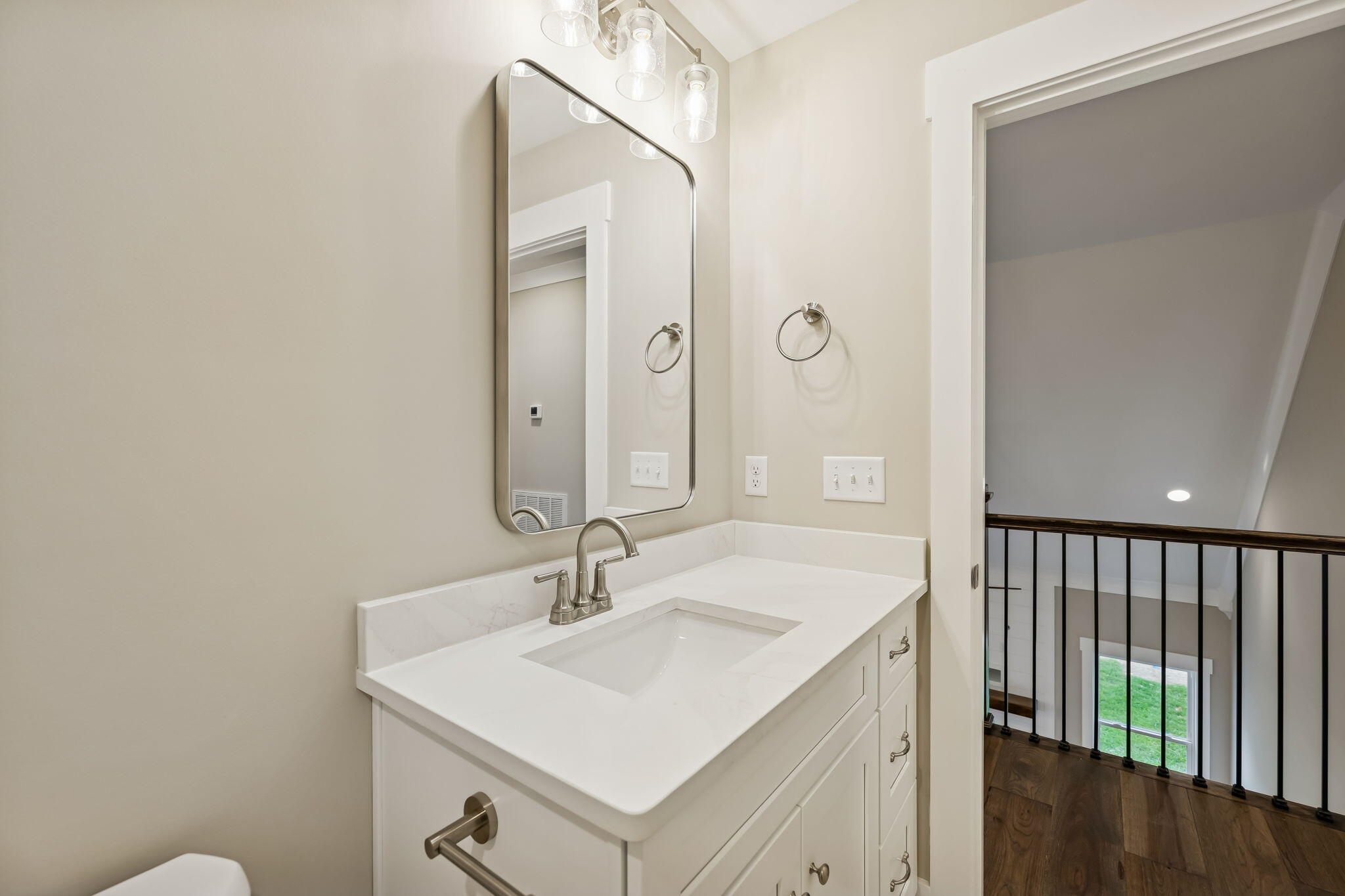 5205 NW Baylor Street