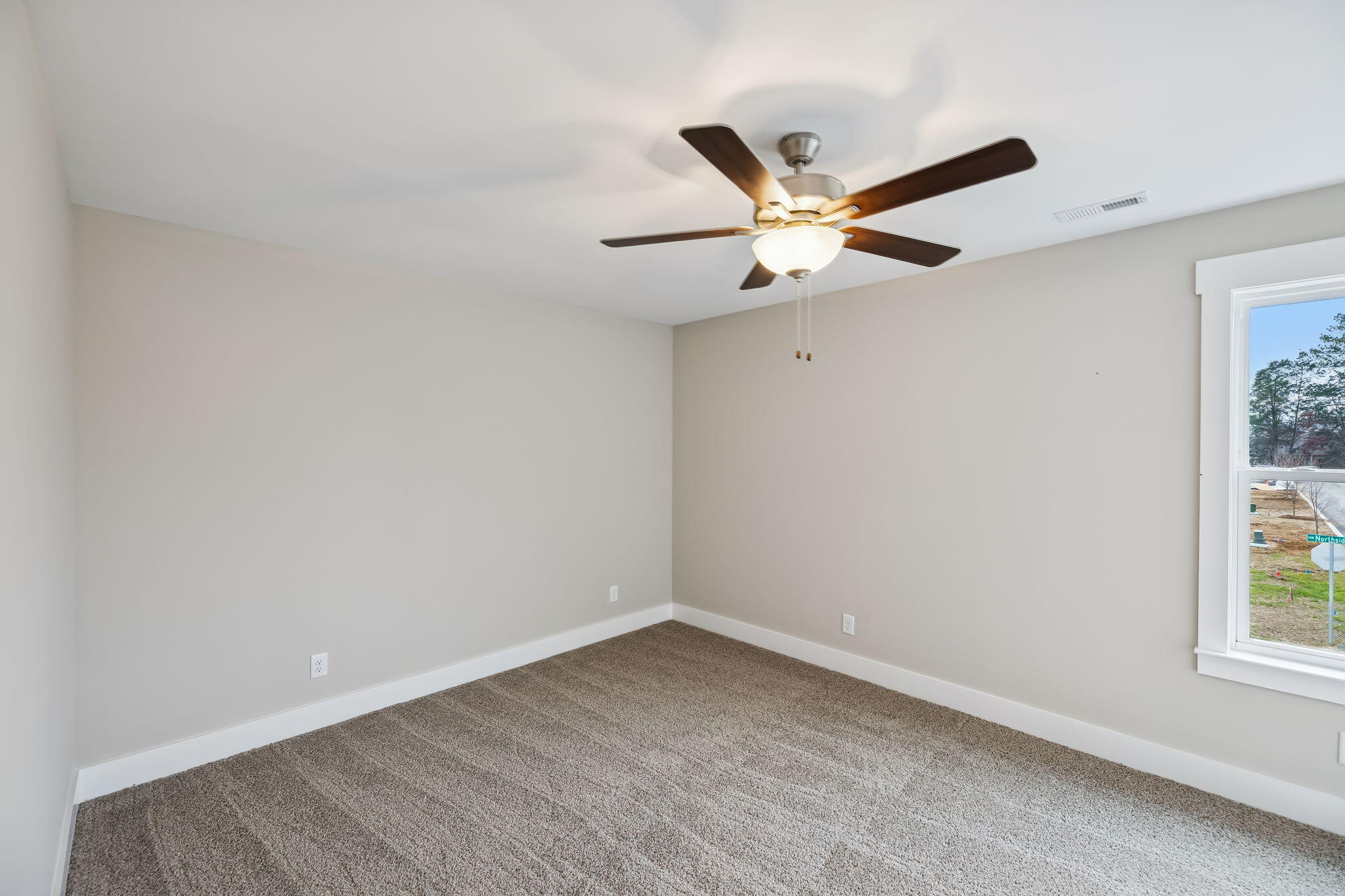 5205 NW Baylor Street