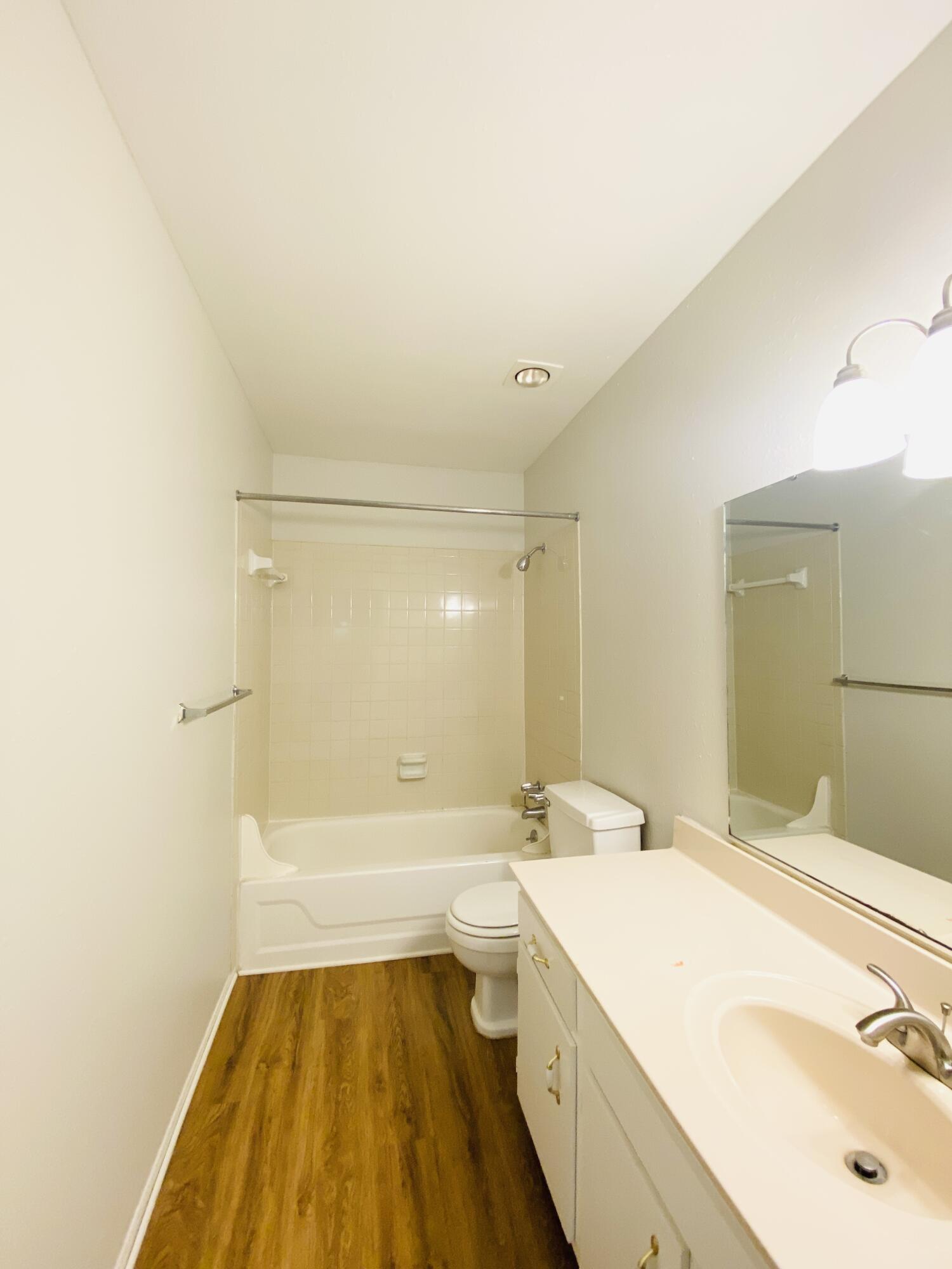 900 Mountain Creek Rd, 427