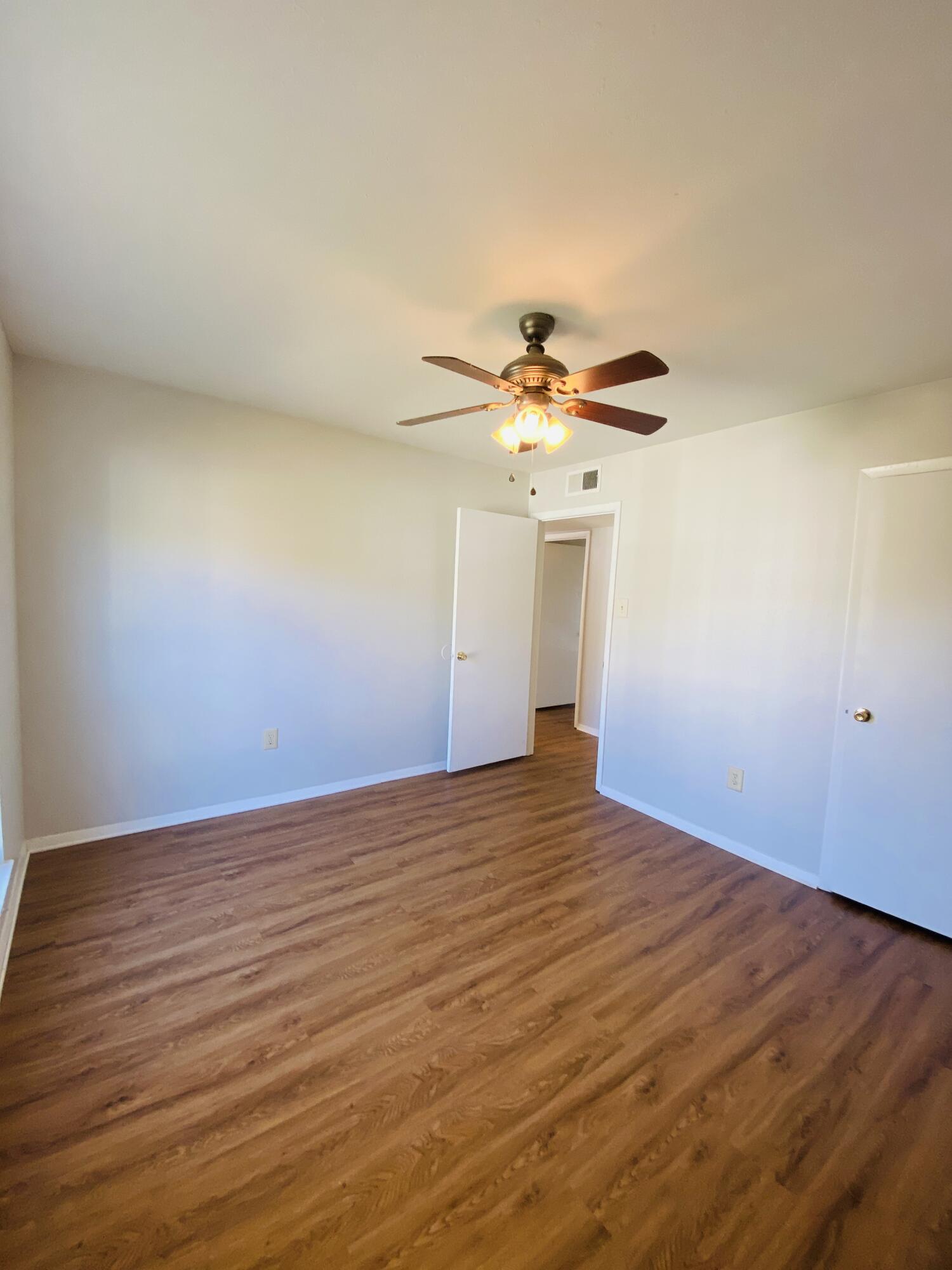 900 Mountain Creek Rd, 427