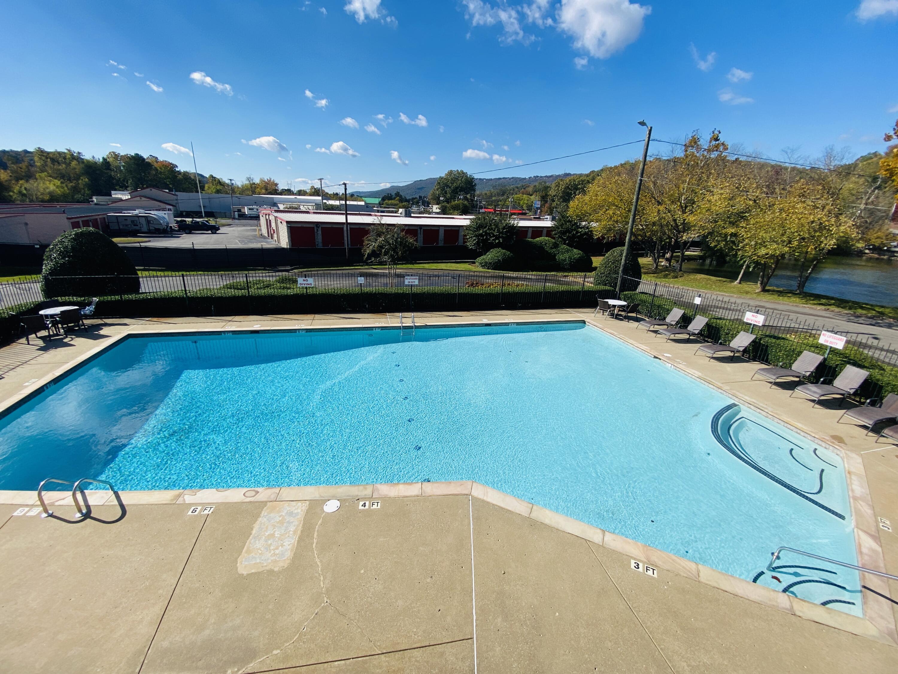 900 Mountain Creek Rd, 427