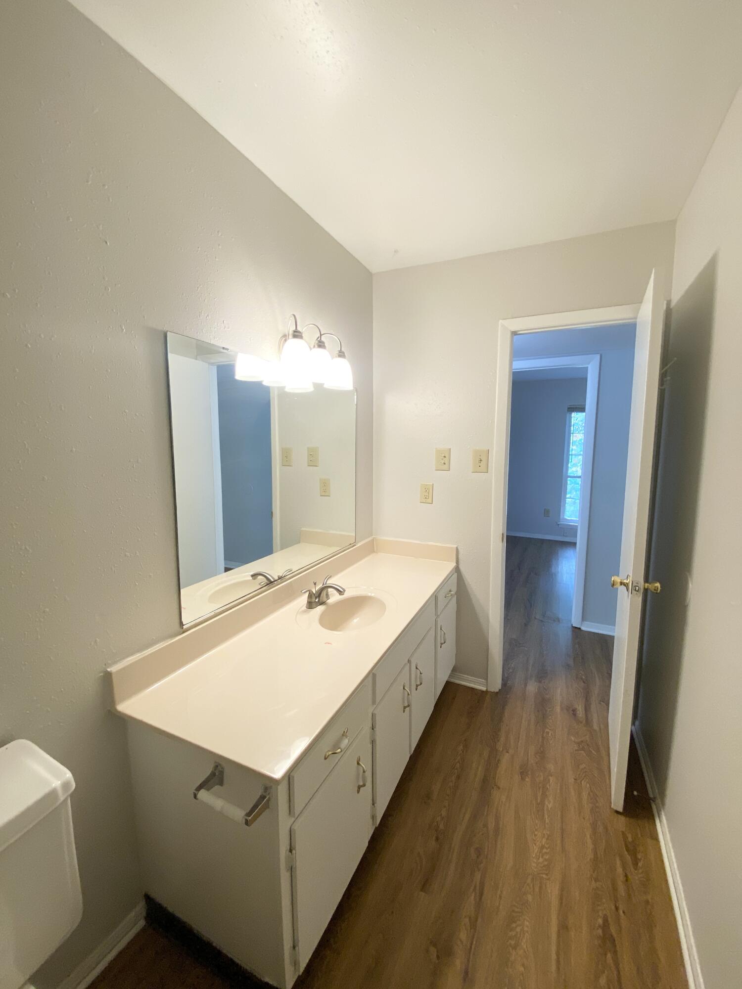 900 Mountain Creek Rd, 427