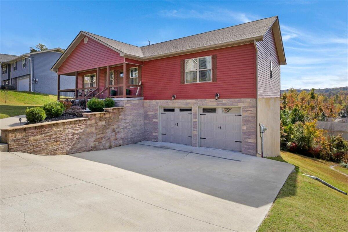 8206 Thrush Hollow Lane