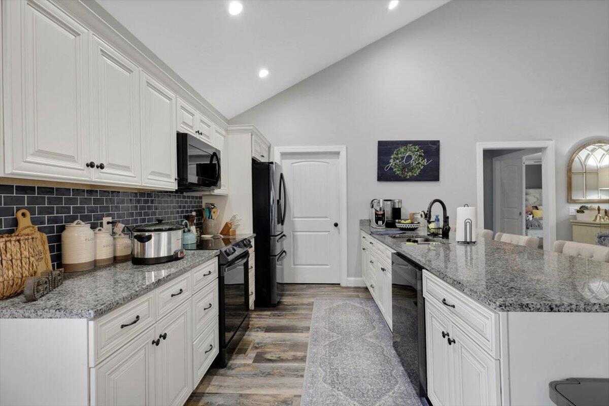 8206 Thrush Hollow Lane