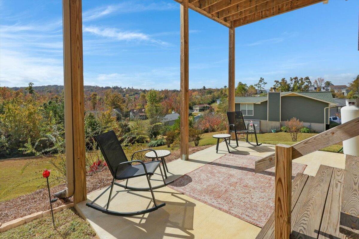 8206 Thrush Hollow Lane