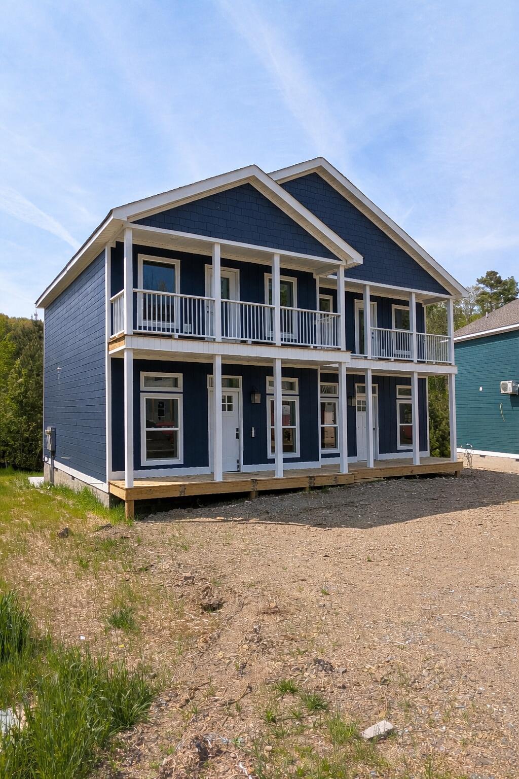122 & 124 Courtland Crest Drive SW