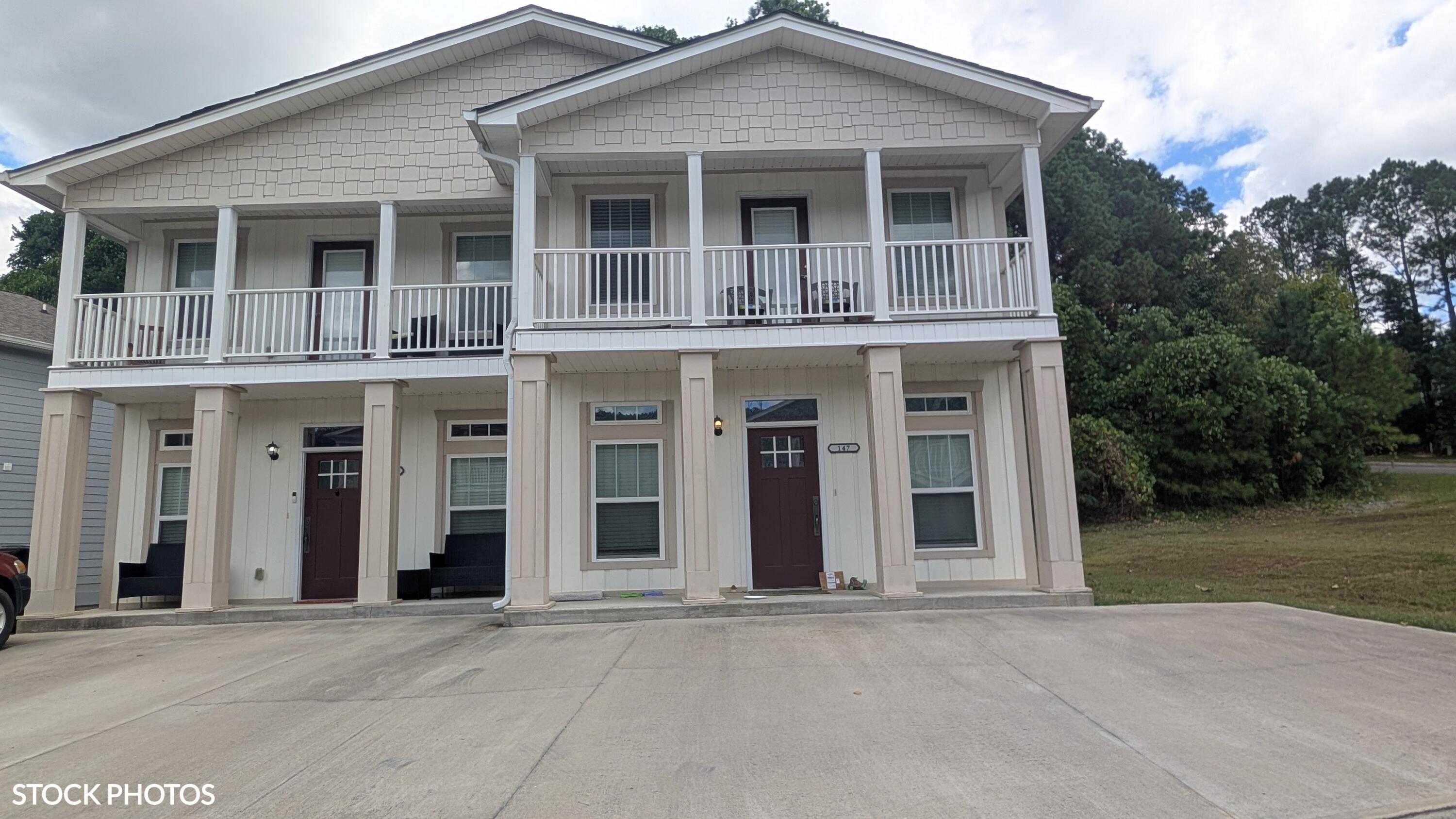 122 & 124 Courtland Crest Drive SW