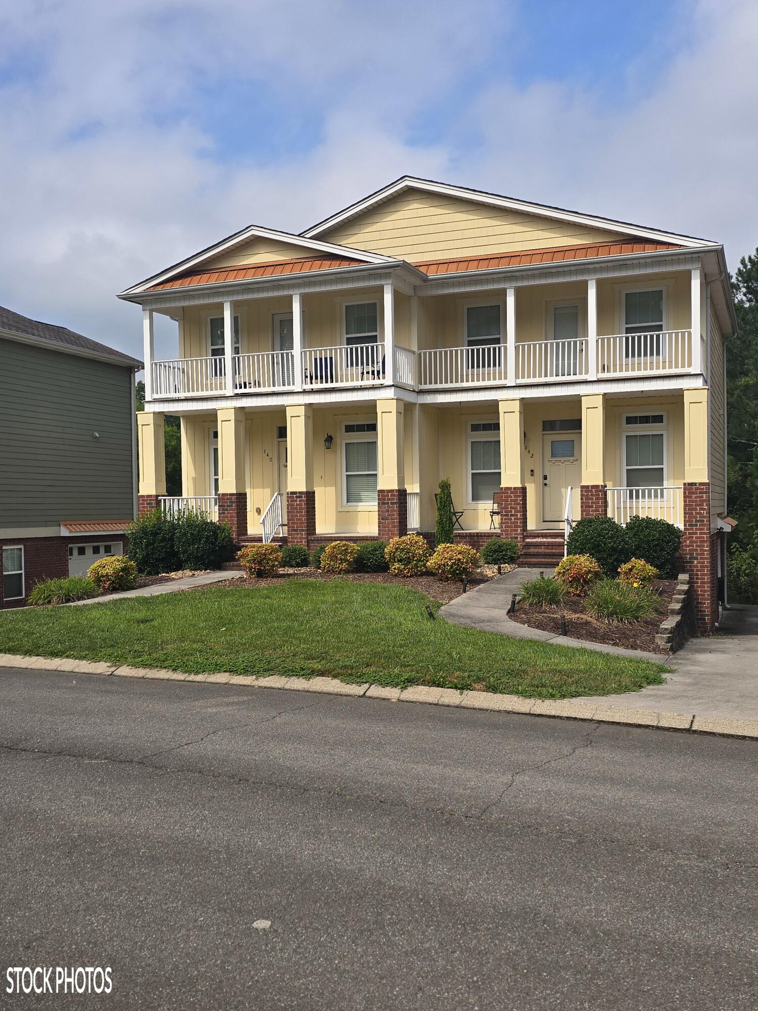122 & 124 Courtland Crest Drive SW