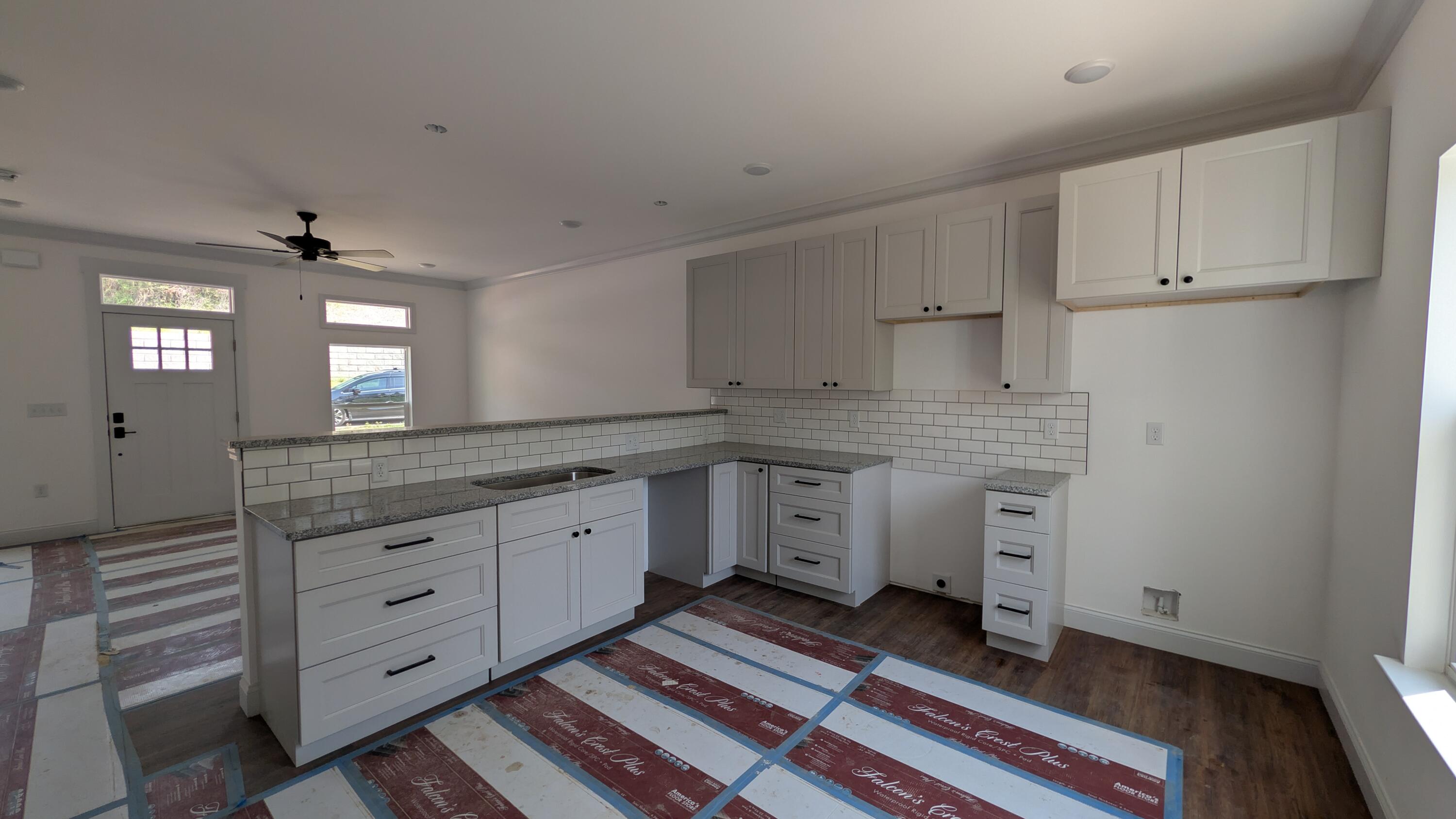 122 & 124 Courtland Crest Drive SW