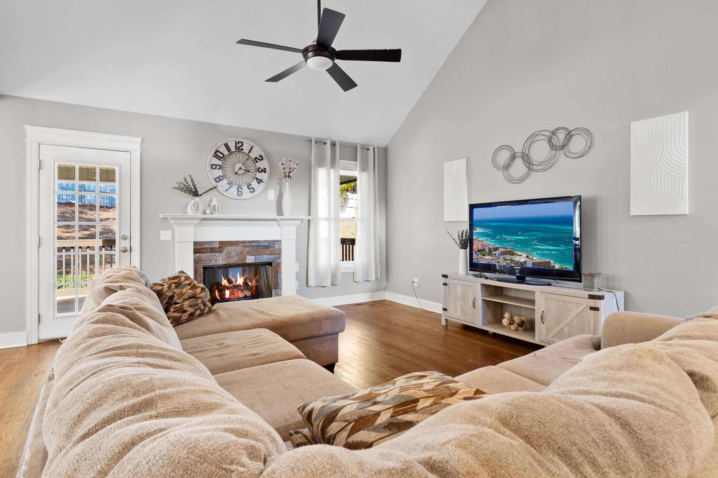 8672 Maple Valley Drive