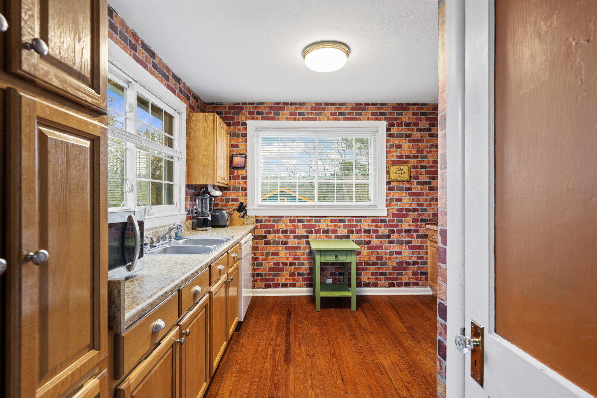 3113 Greenwich Avenue