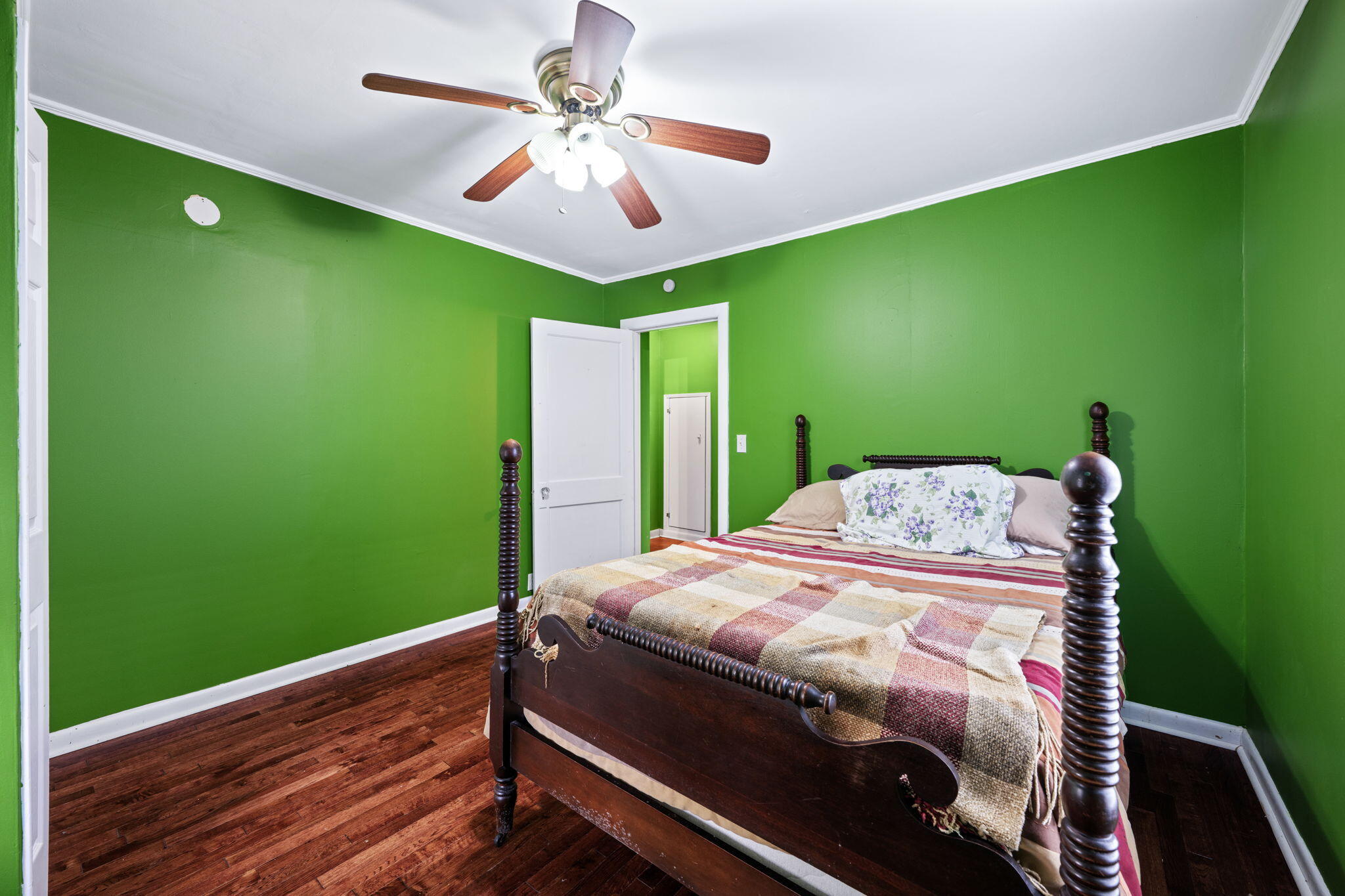 3113 Greenwich Avenue