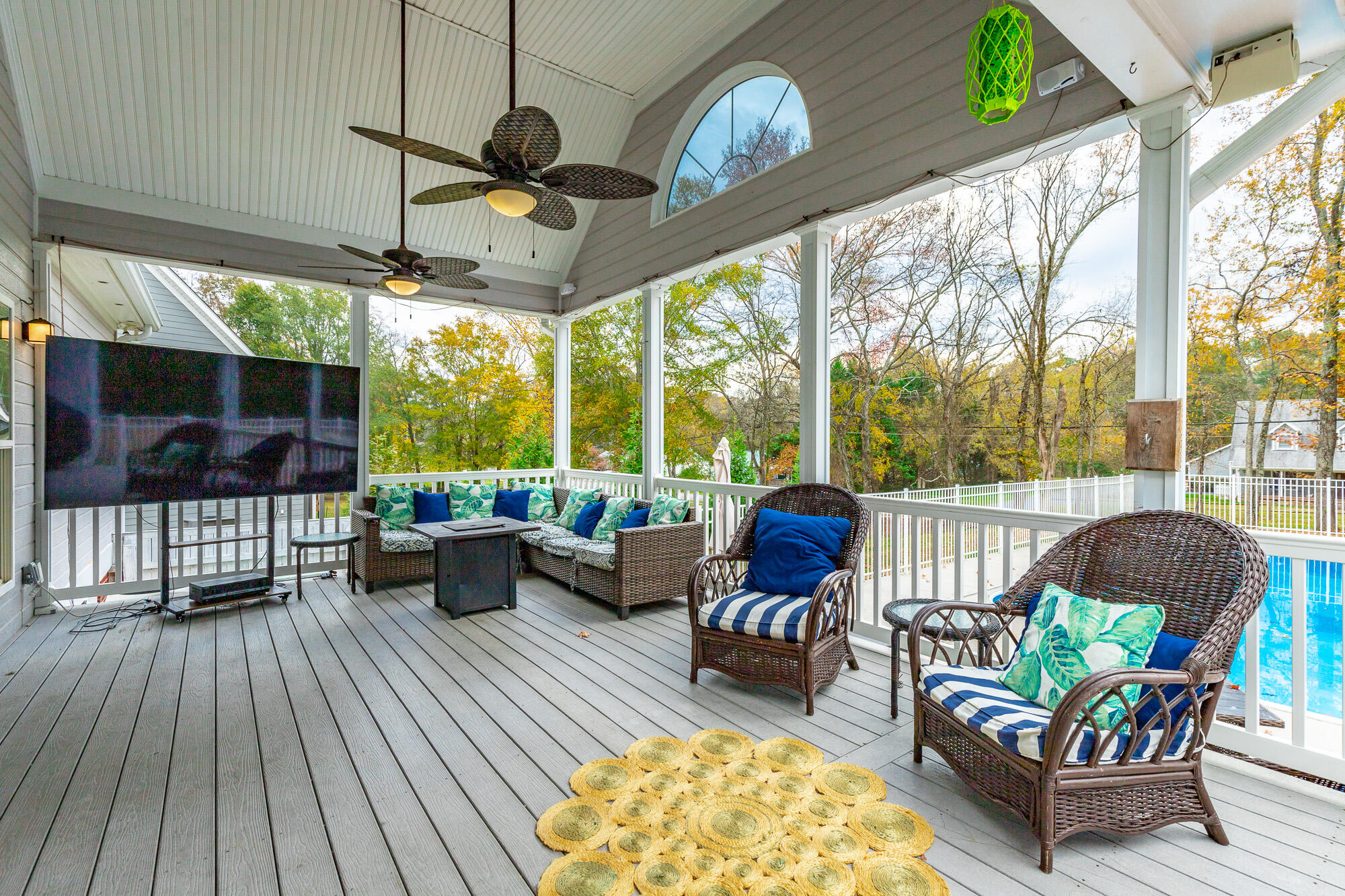 232 E Tennant Circle