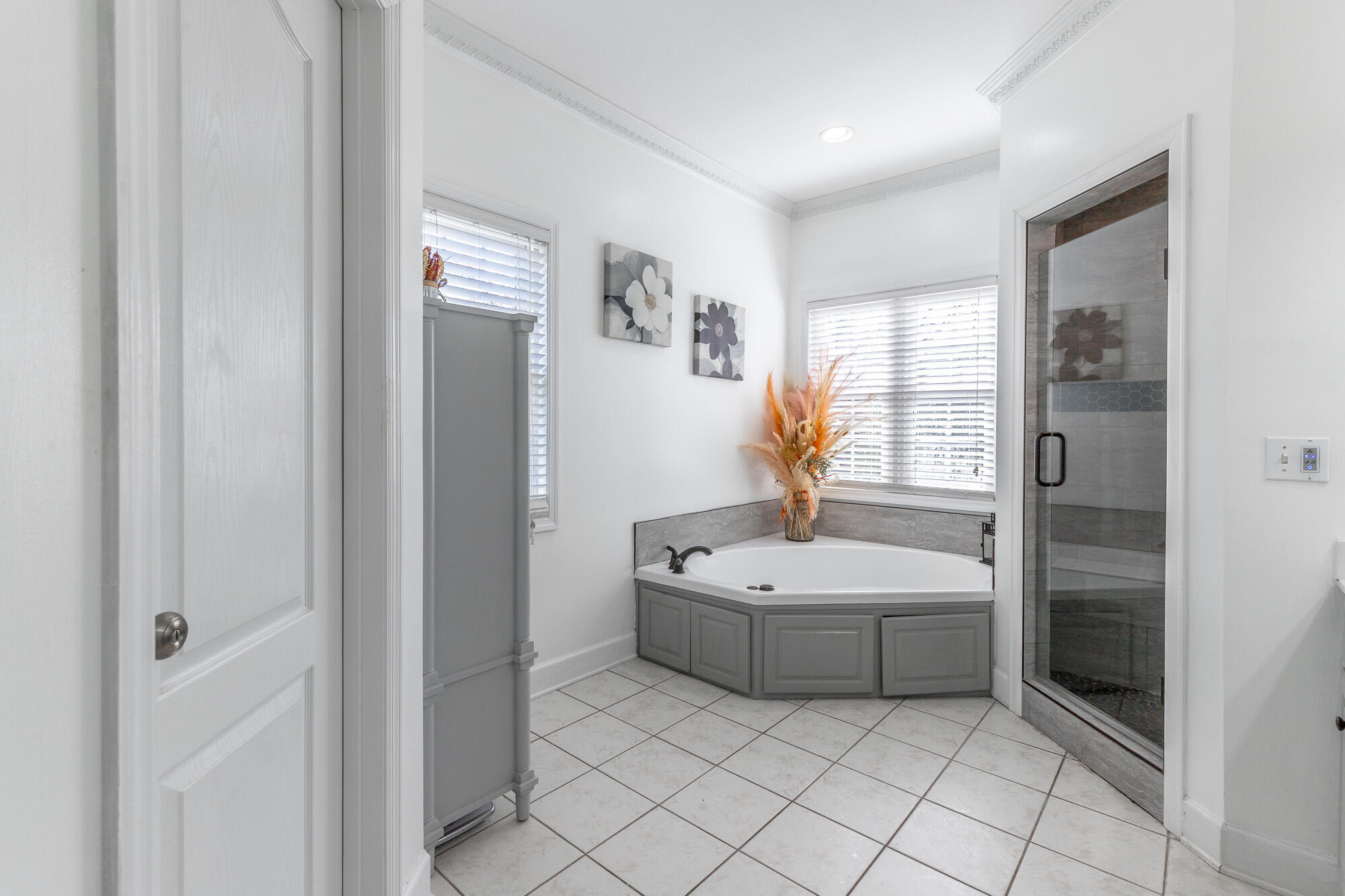 232 E Tennant Circle