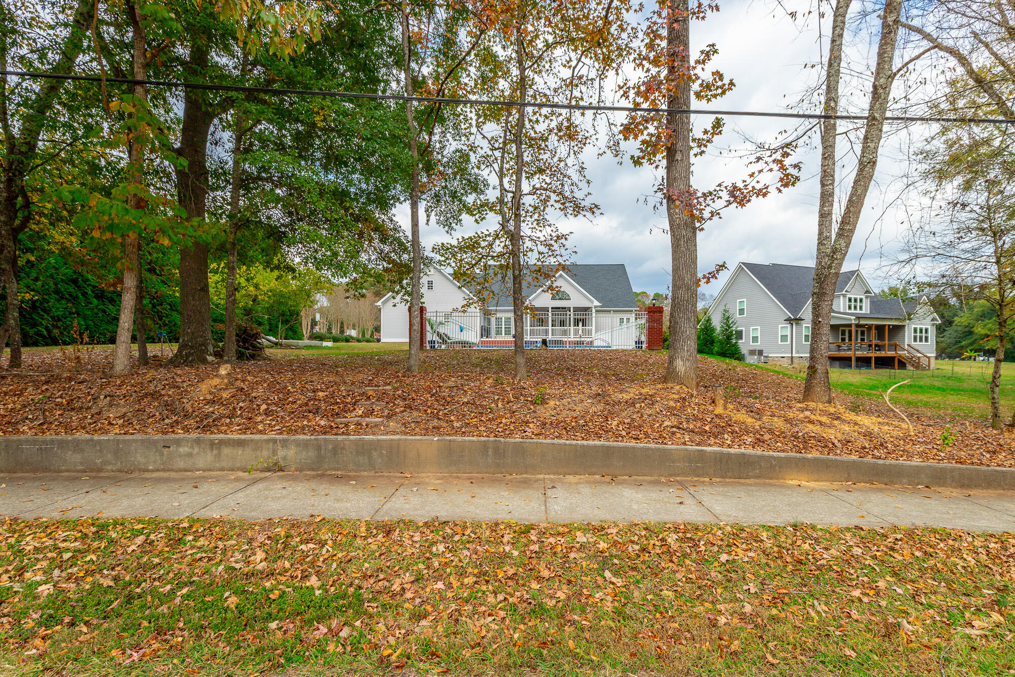 232 E Tennant Circle