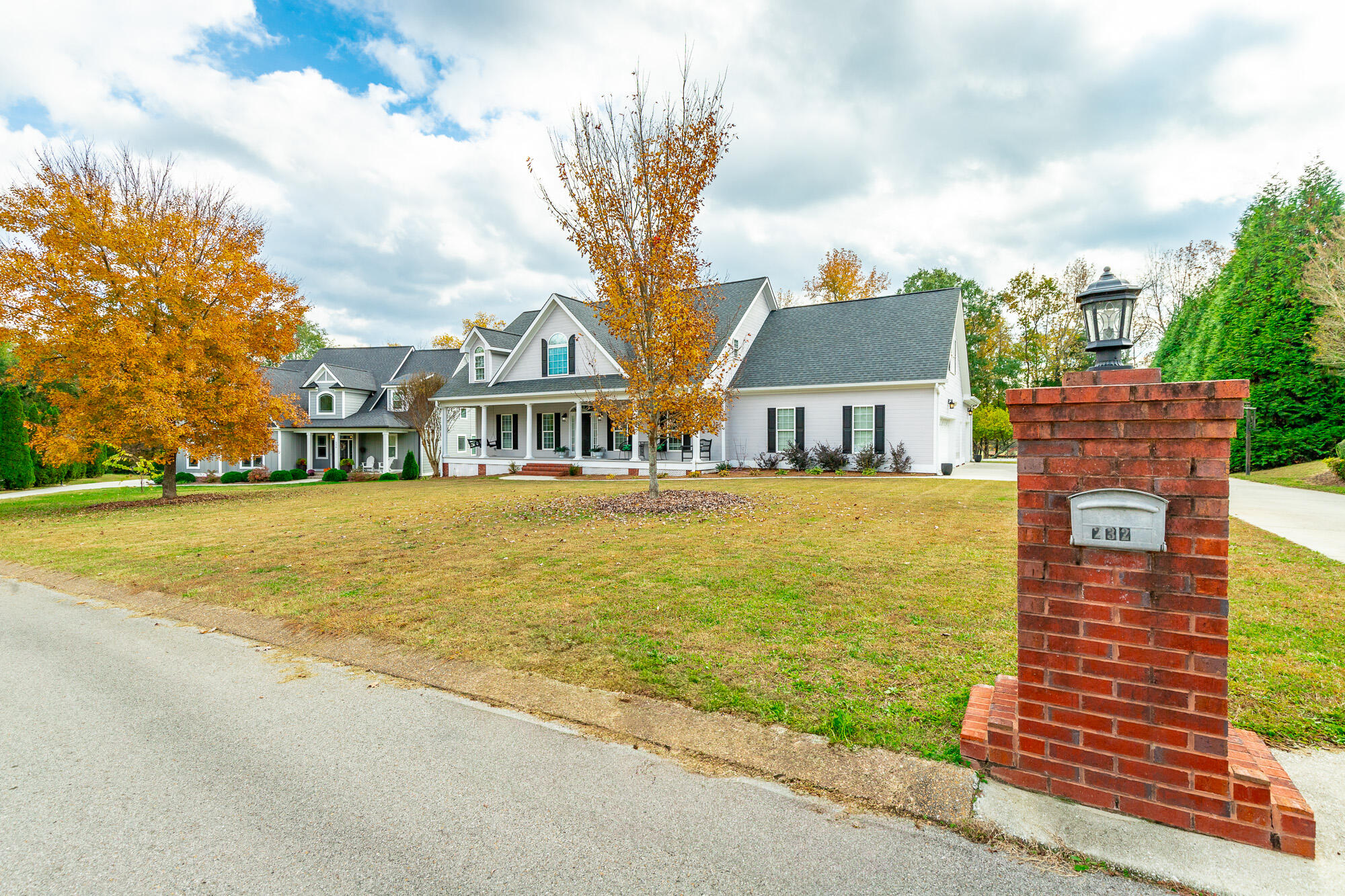 232 E Tennant Circle