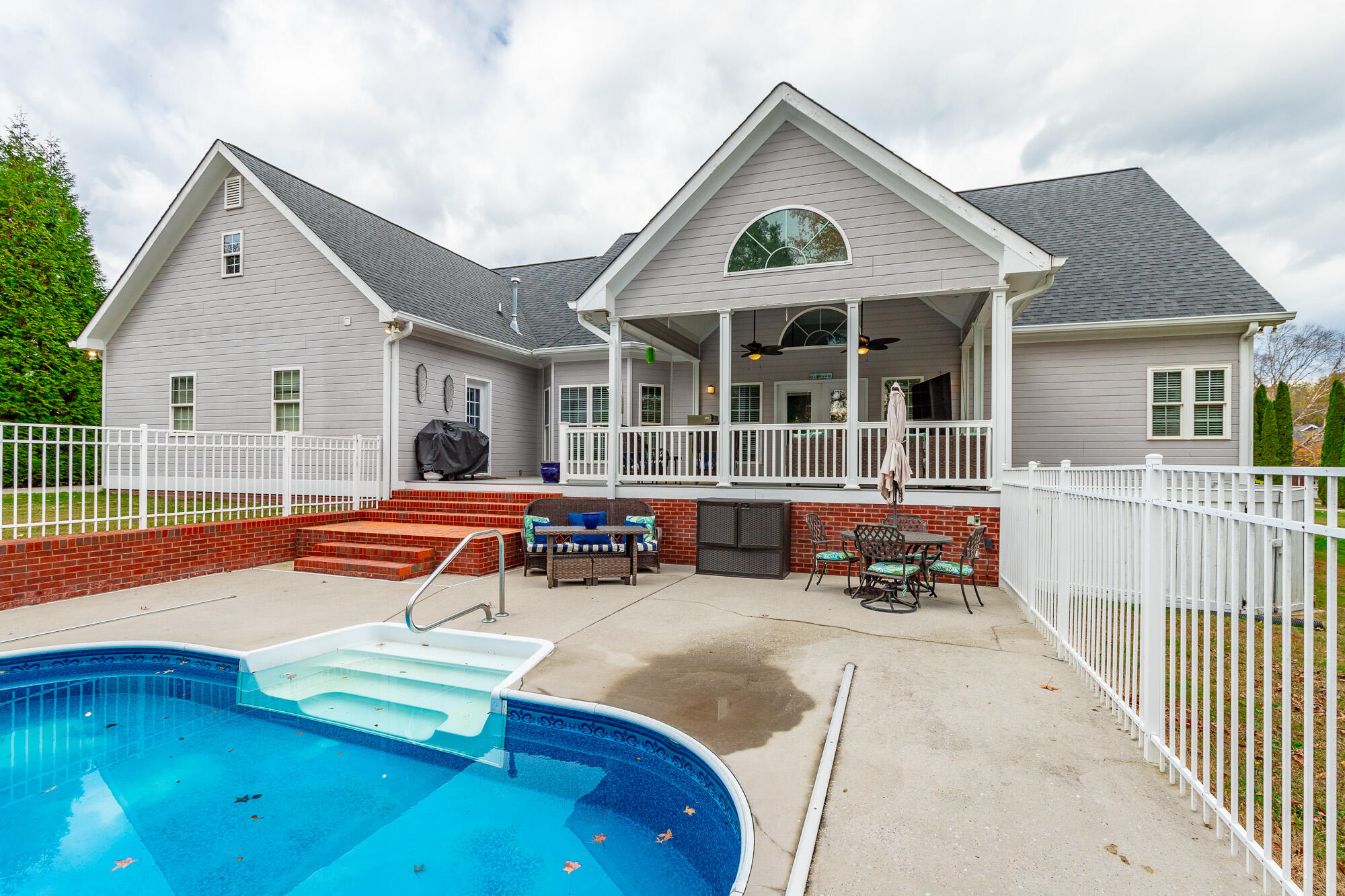 232 E Tennant Circle