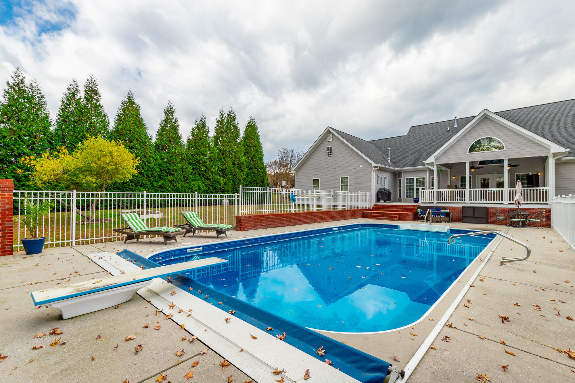 232 E Tennant Circle