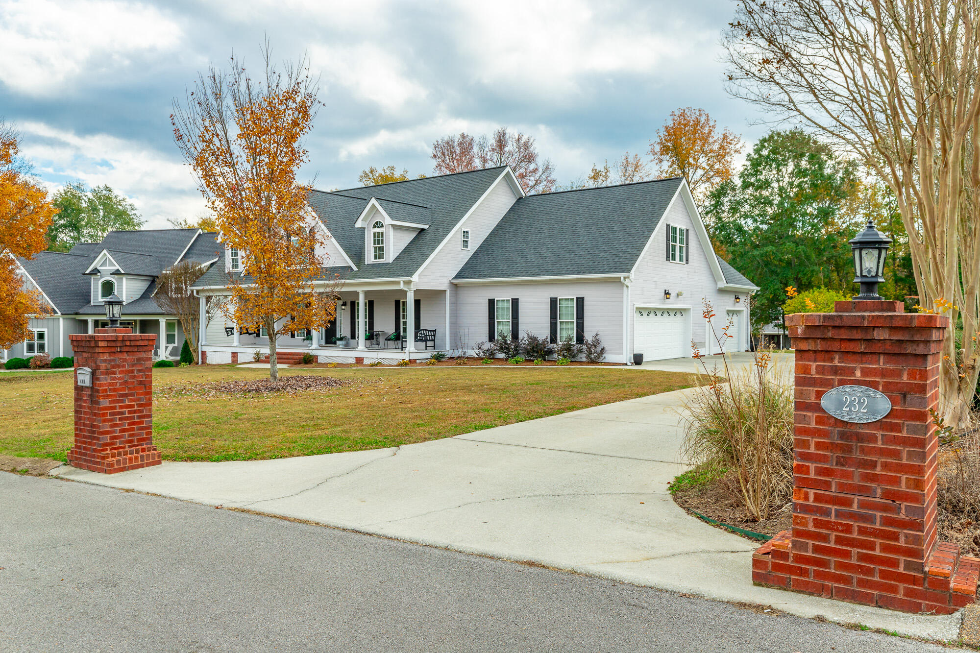 232 E Tennant Circle