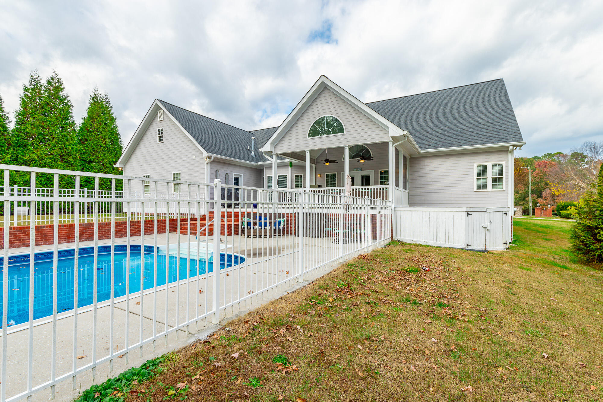 232 E Tennant Circle