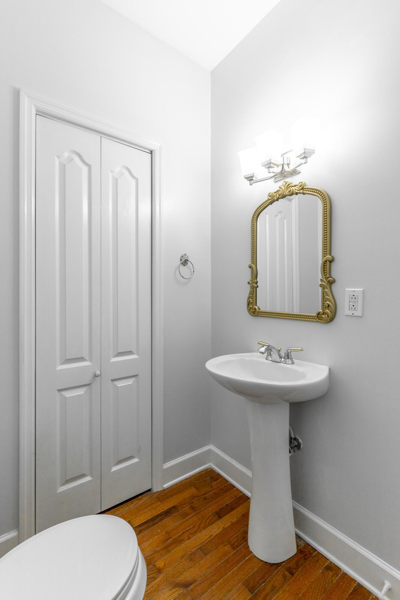 232 E Tennant Circle