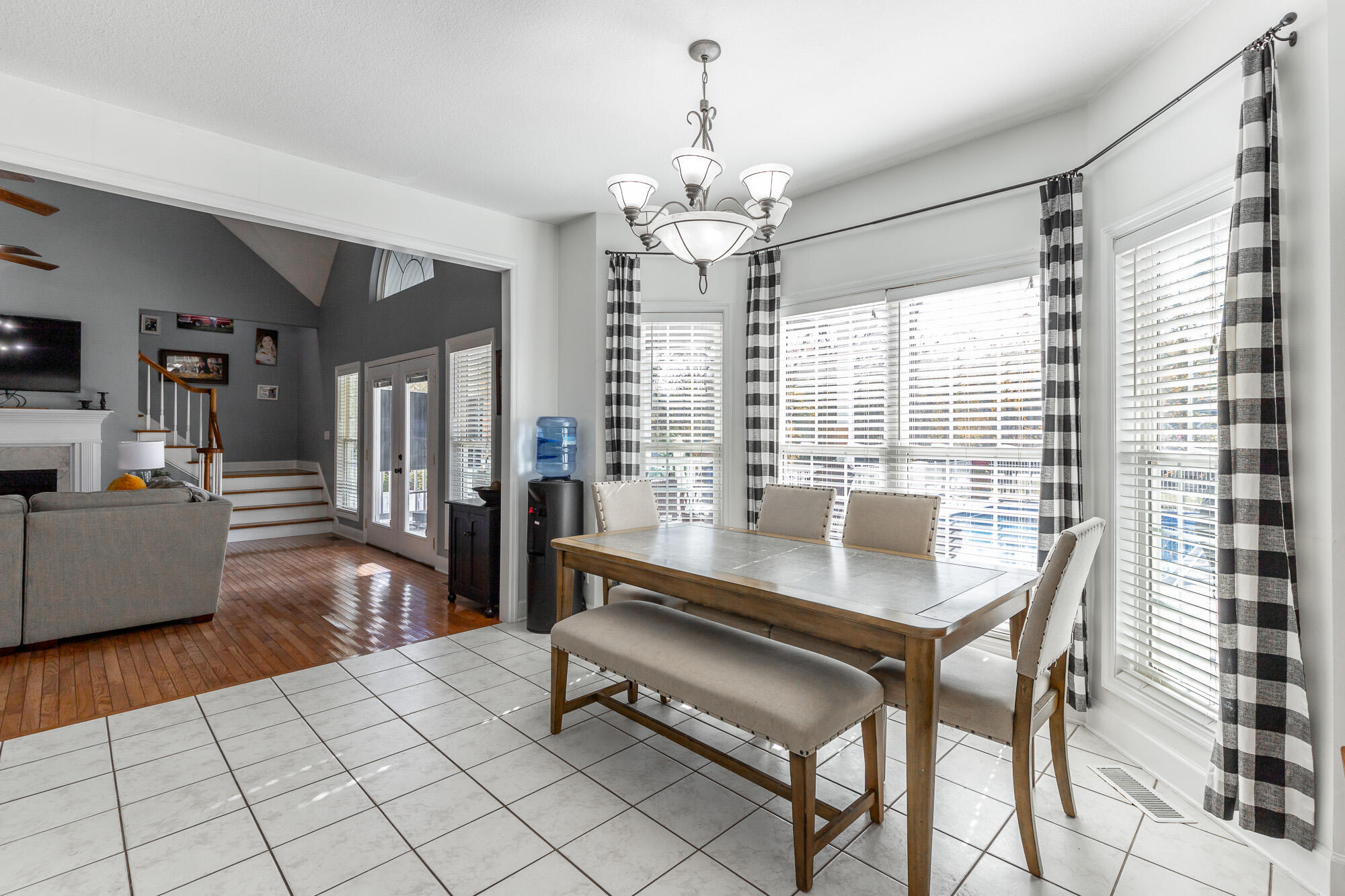 232 E Tennant Circle