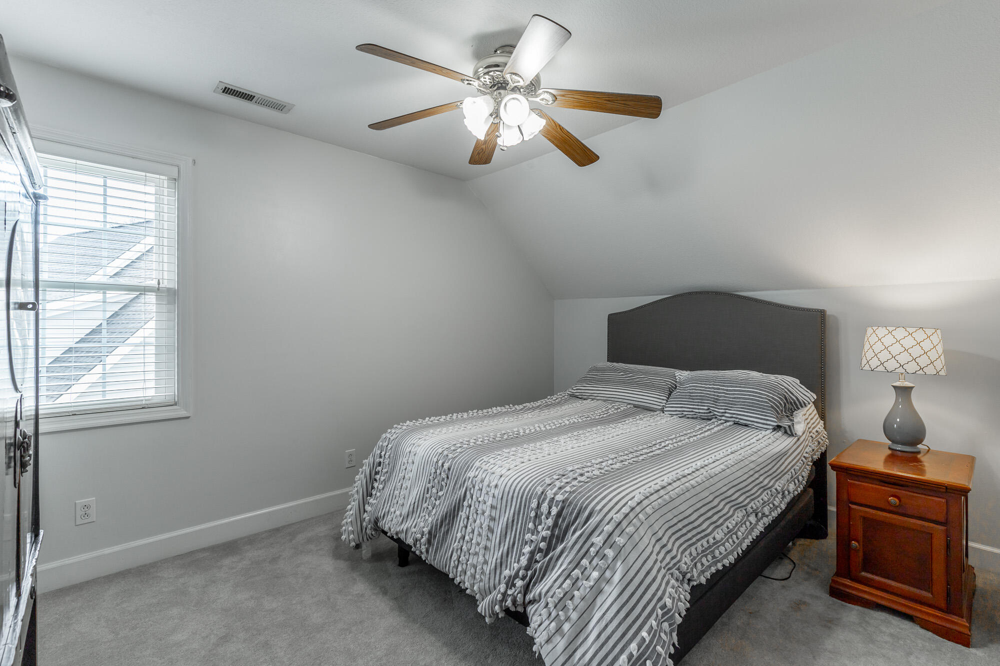 232 E Tennant Circle