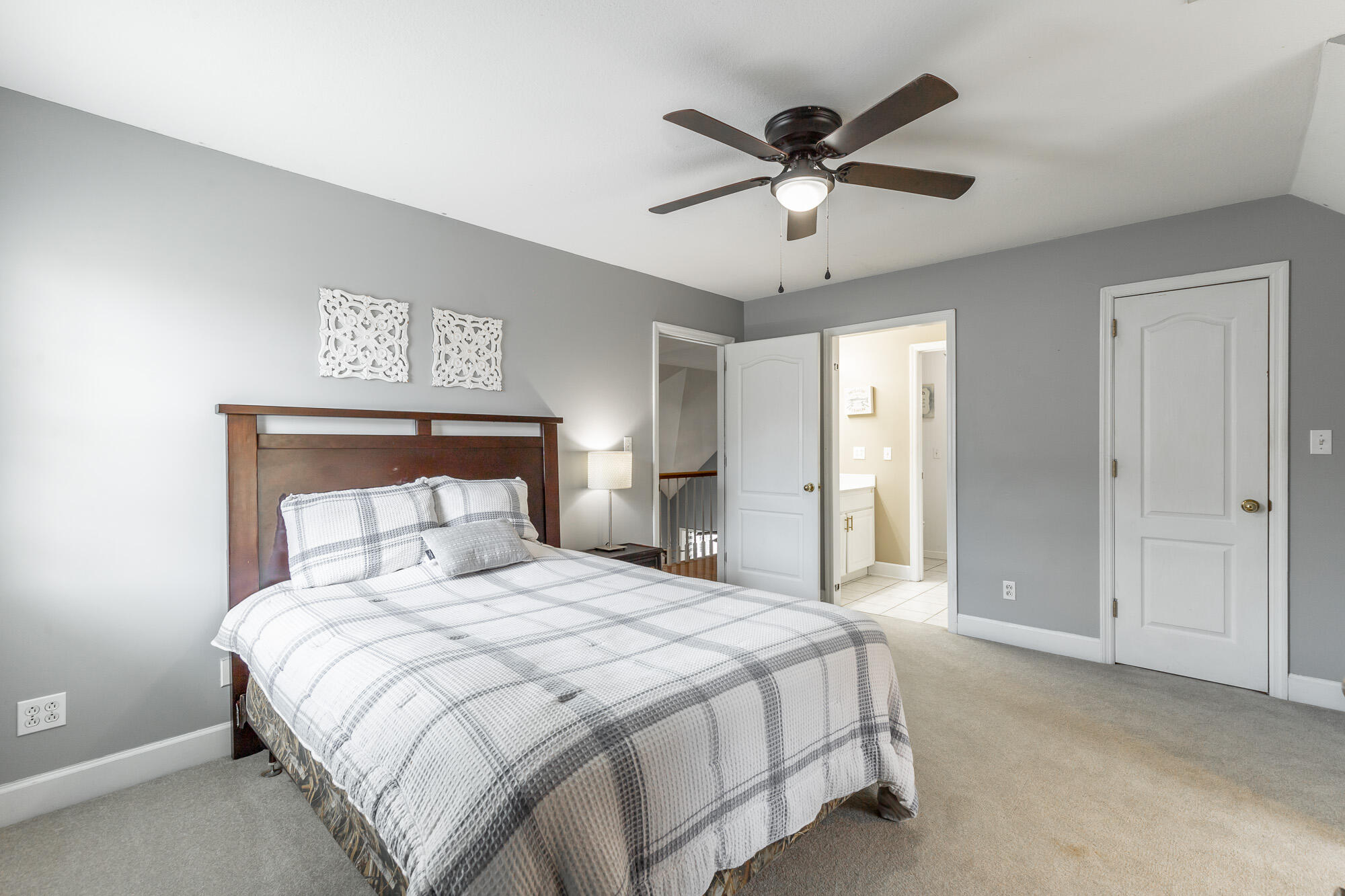 232 E Tennant Circle