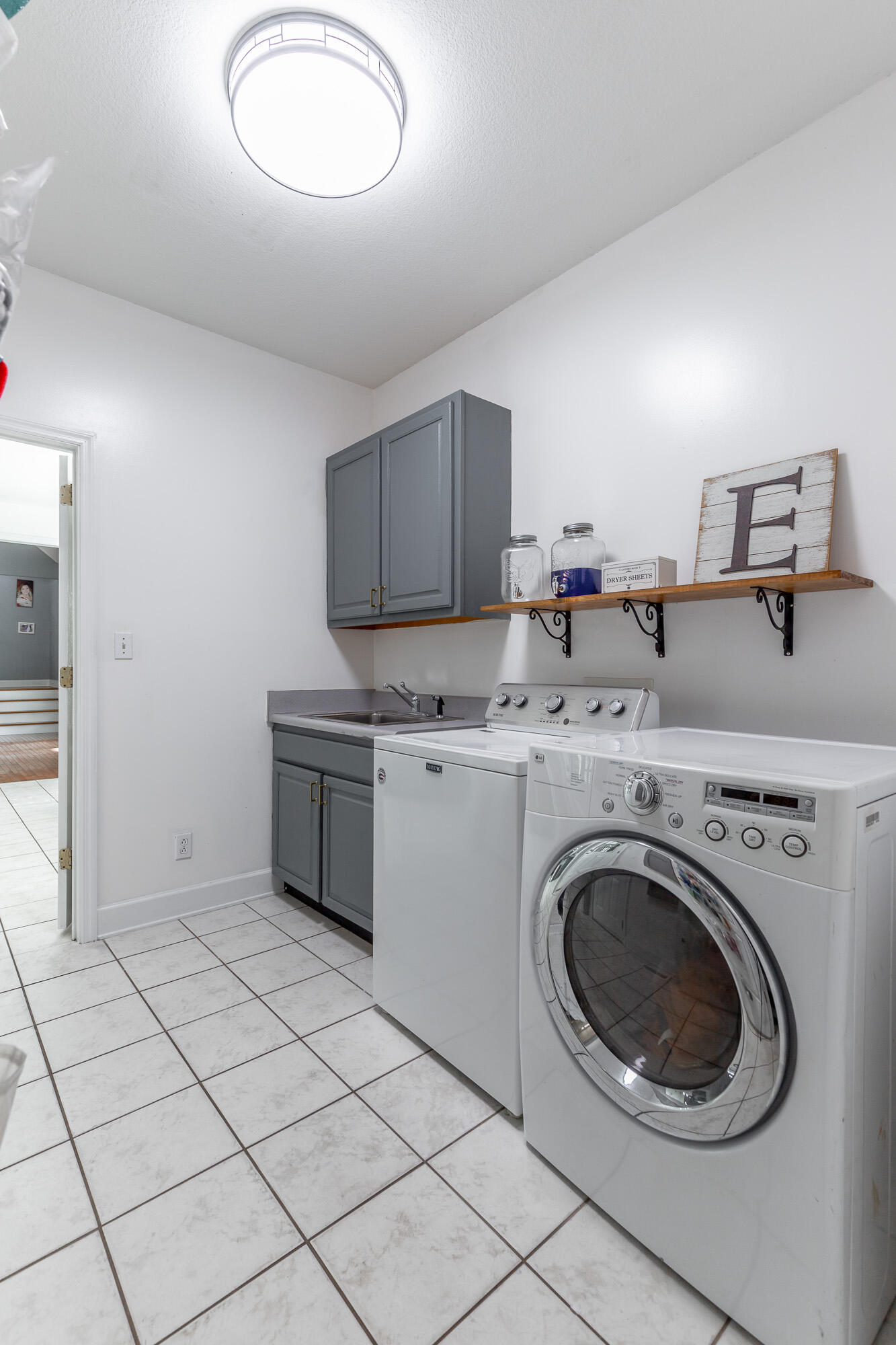 232 E Tennant Circle