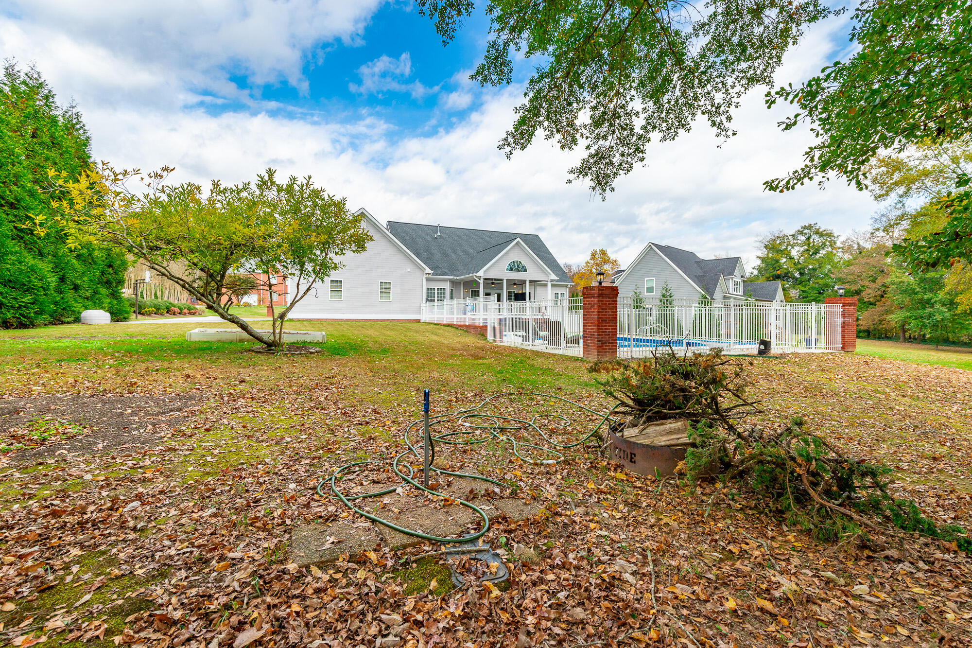 232 E Tennant Circle