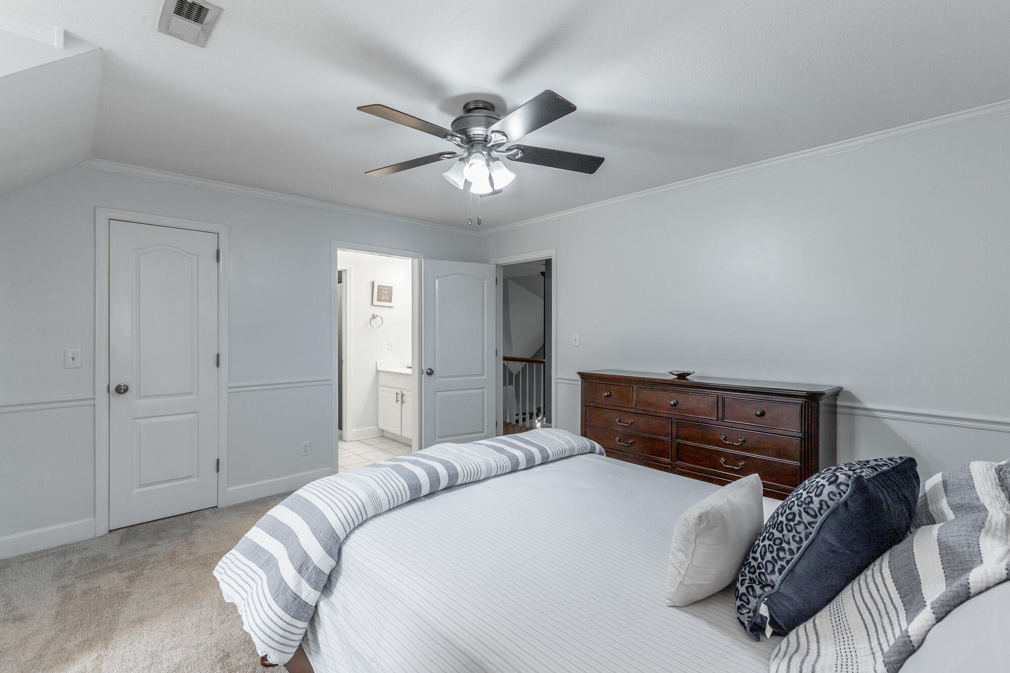 232 E Tennant Circle