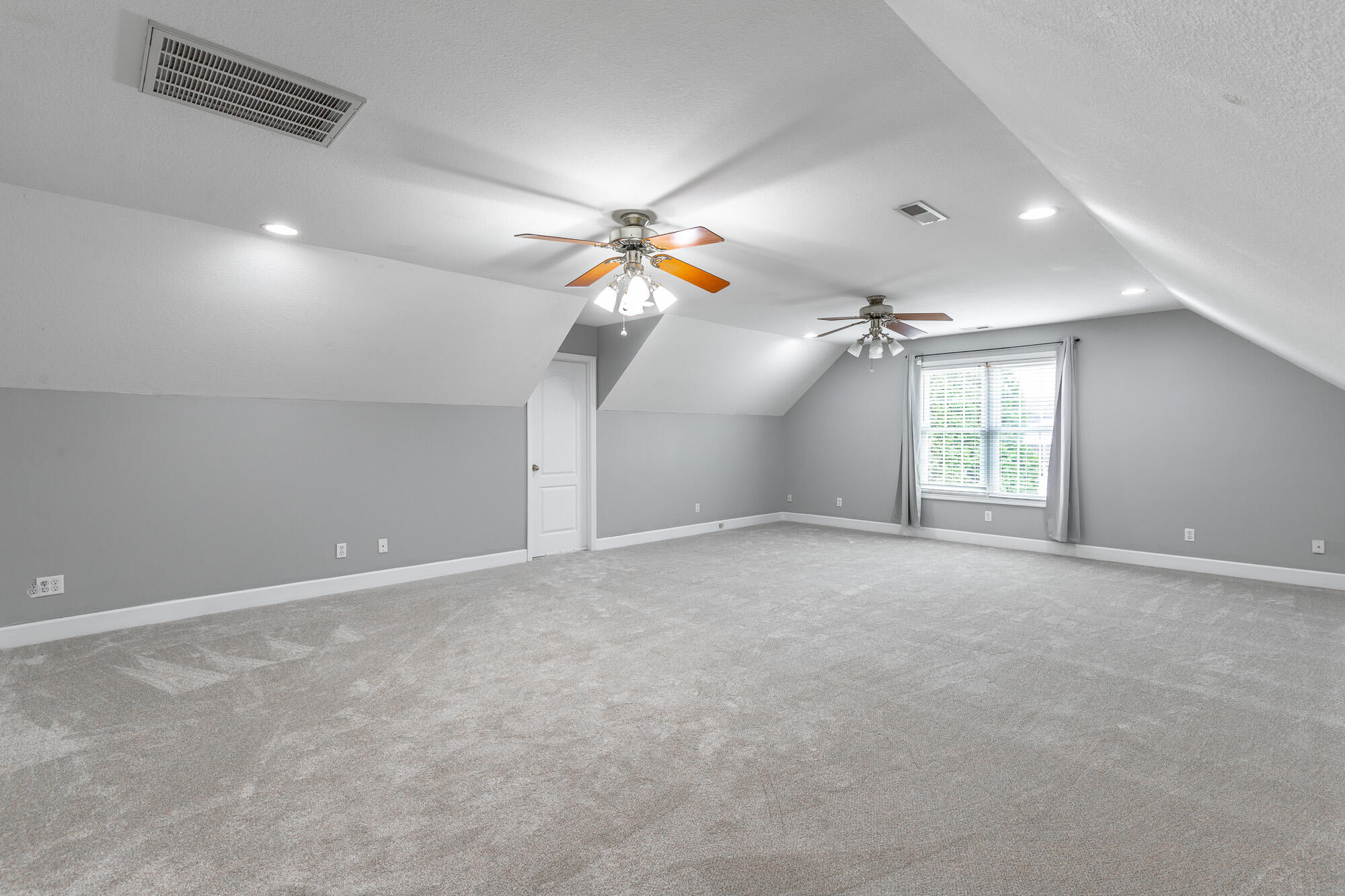 232 E Tennant Circle