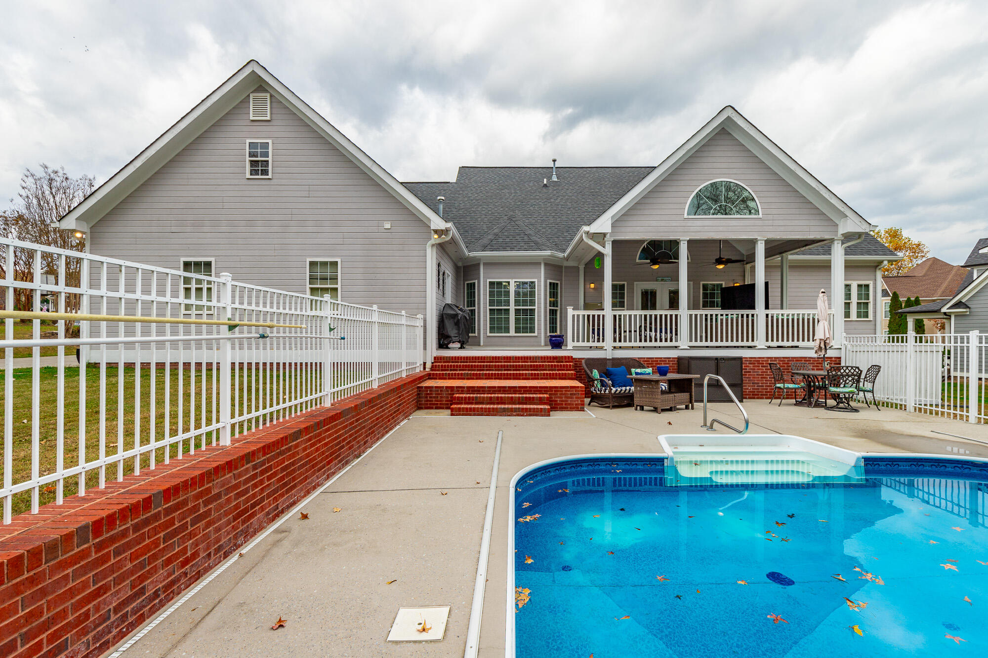 232 E Tennant Circle