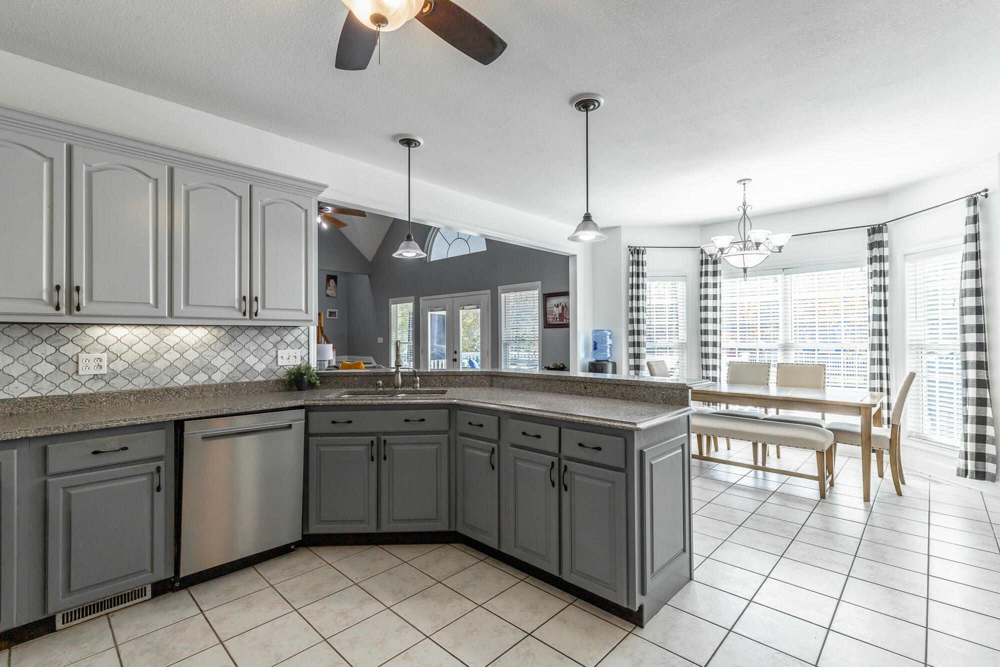 232 E Tennant Circle