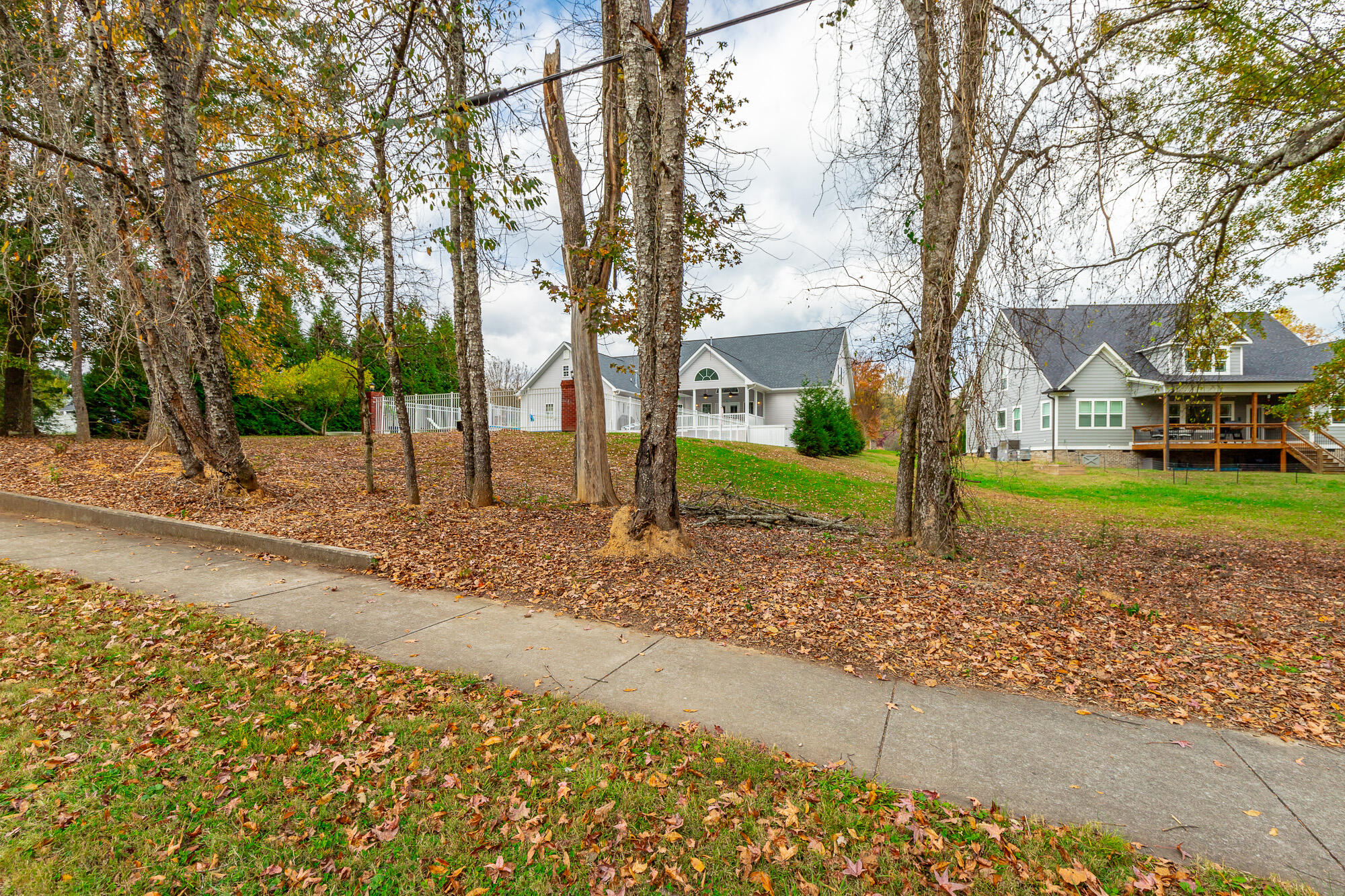 232 E Tennant Circle