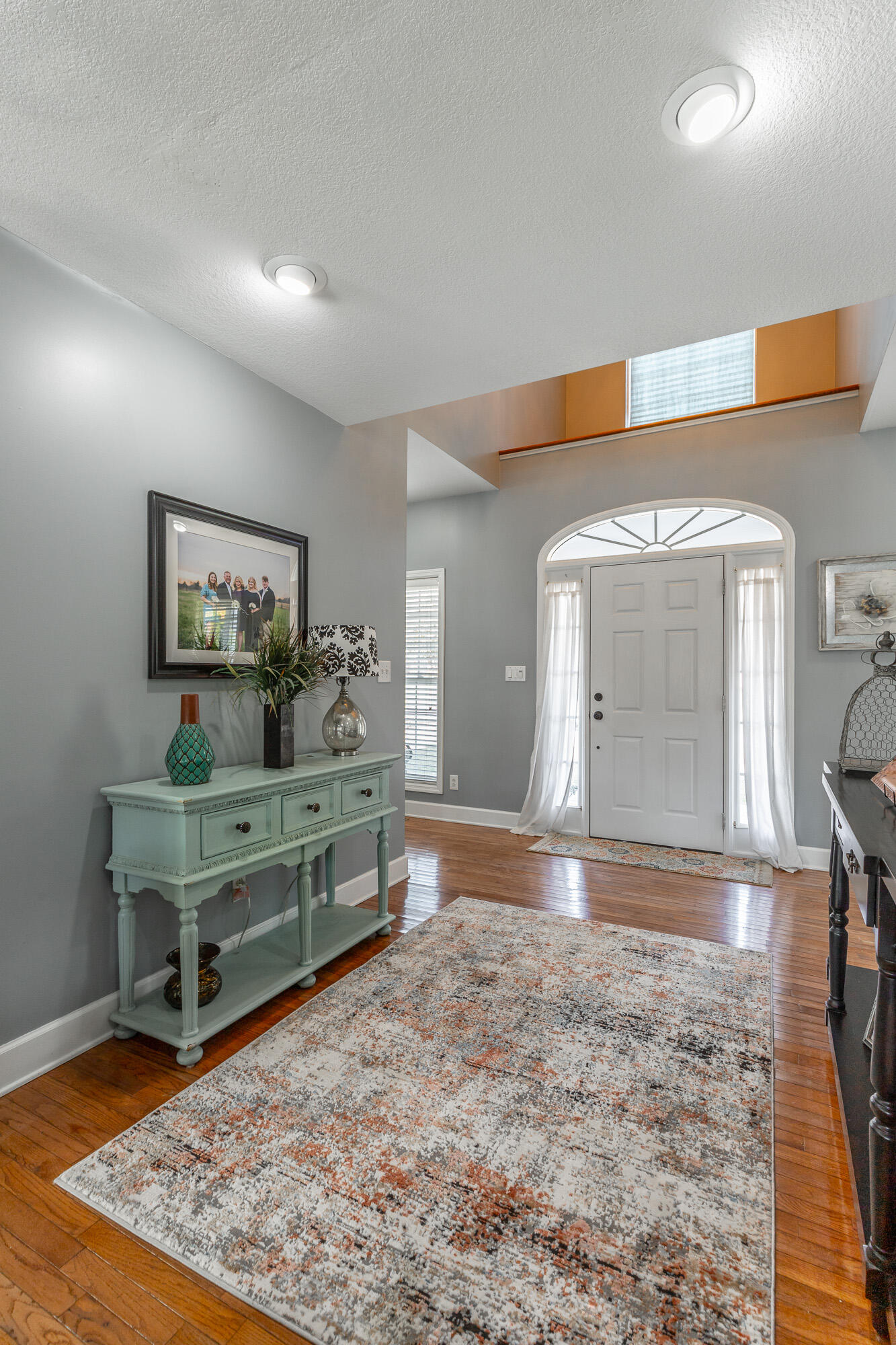 232 E Tennant Circle