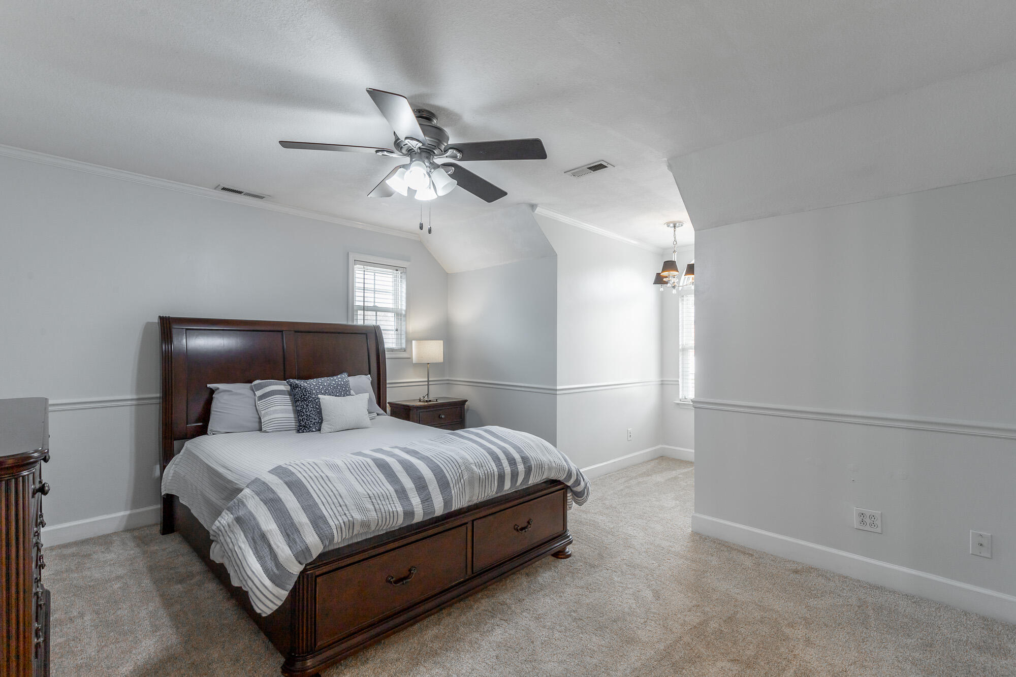 232 E Tennant Circle