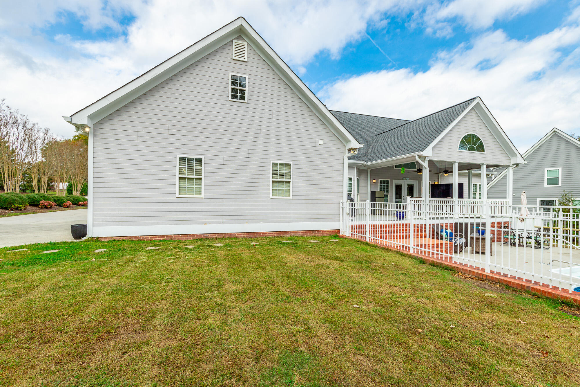 232 E Tennant Circle