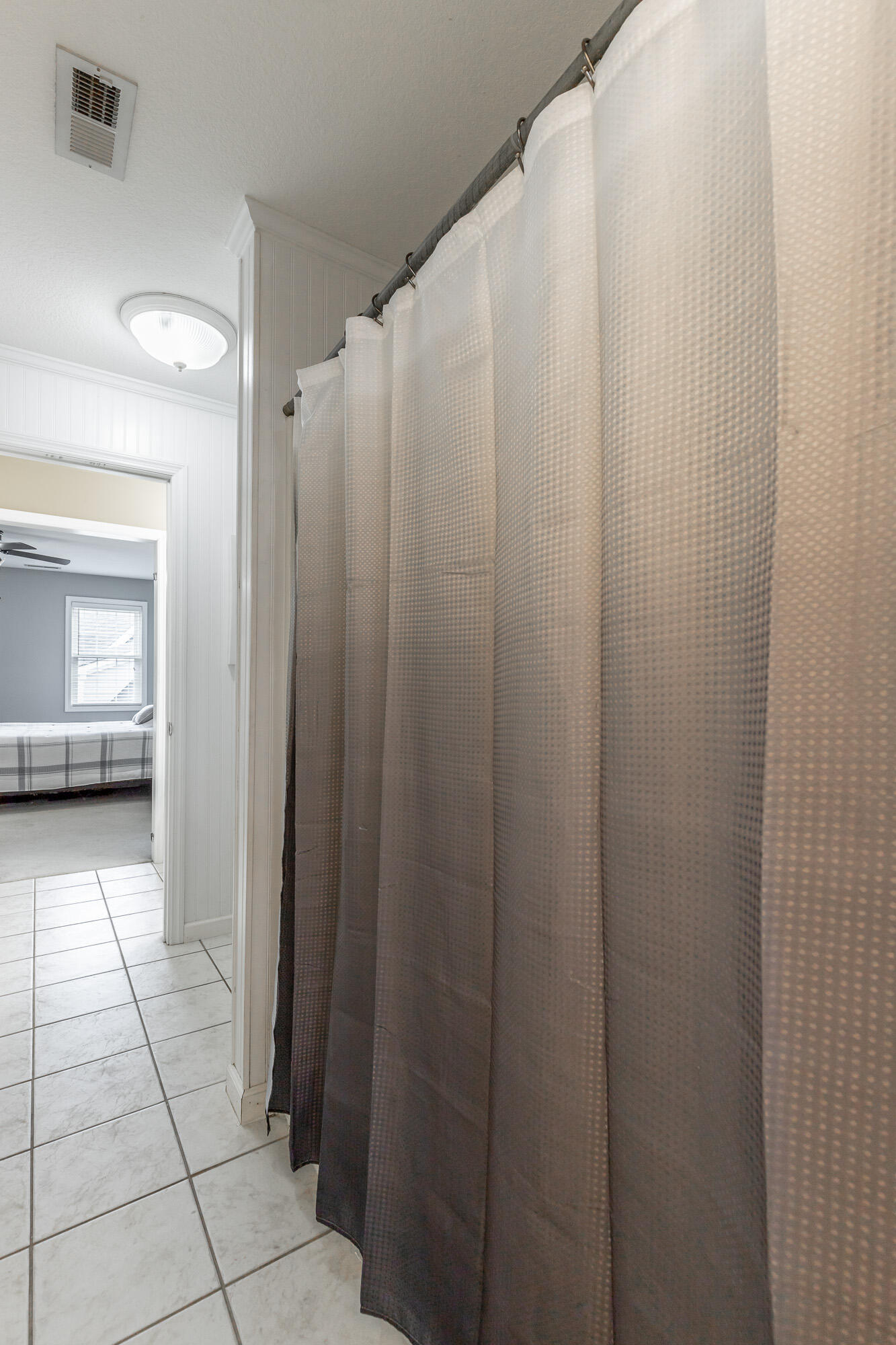 232 E Tennant Circle