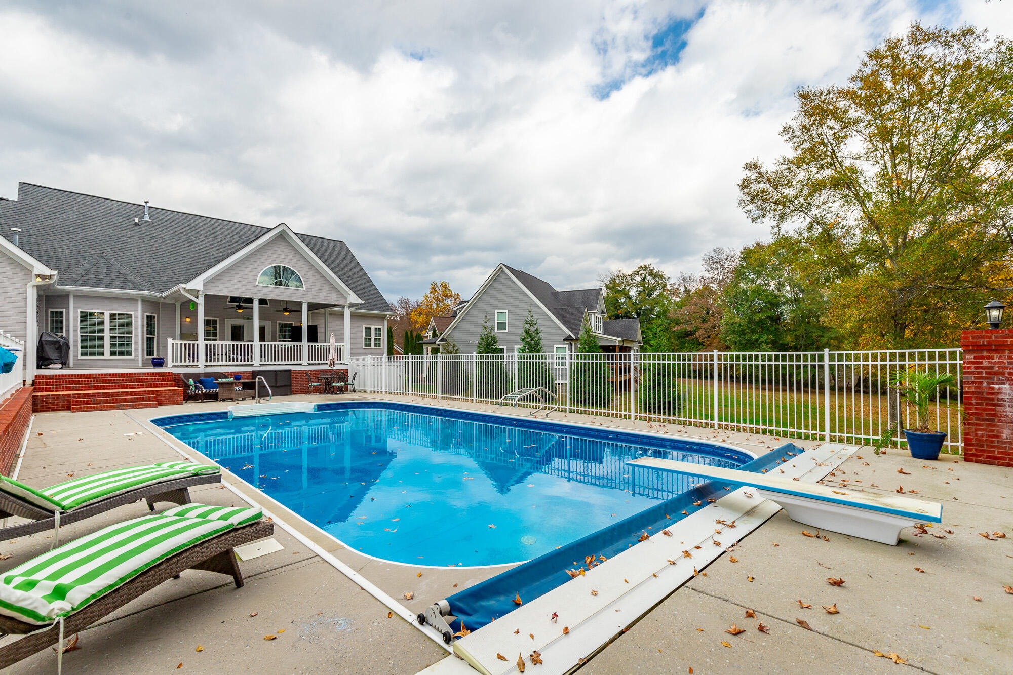 232 E Tennant Circle